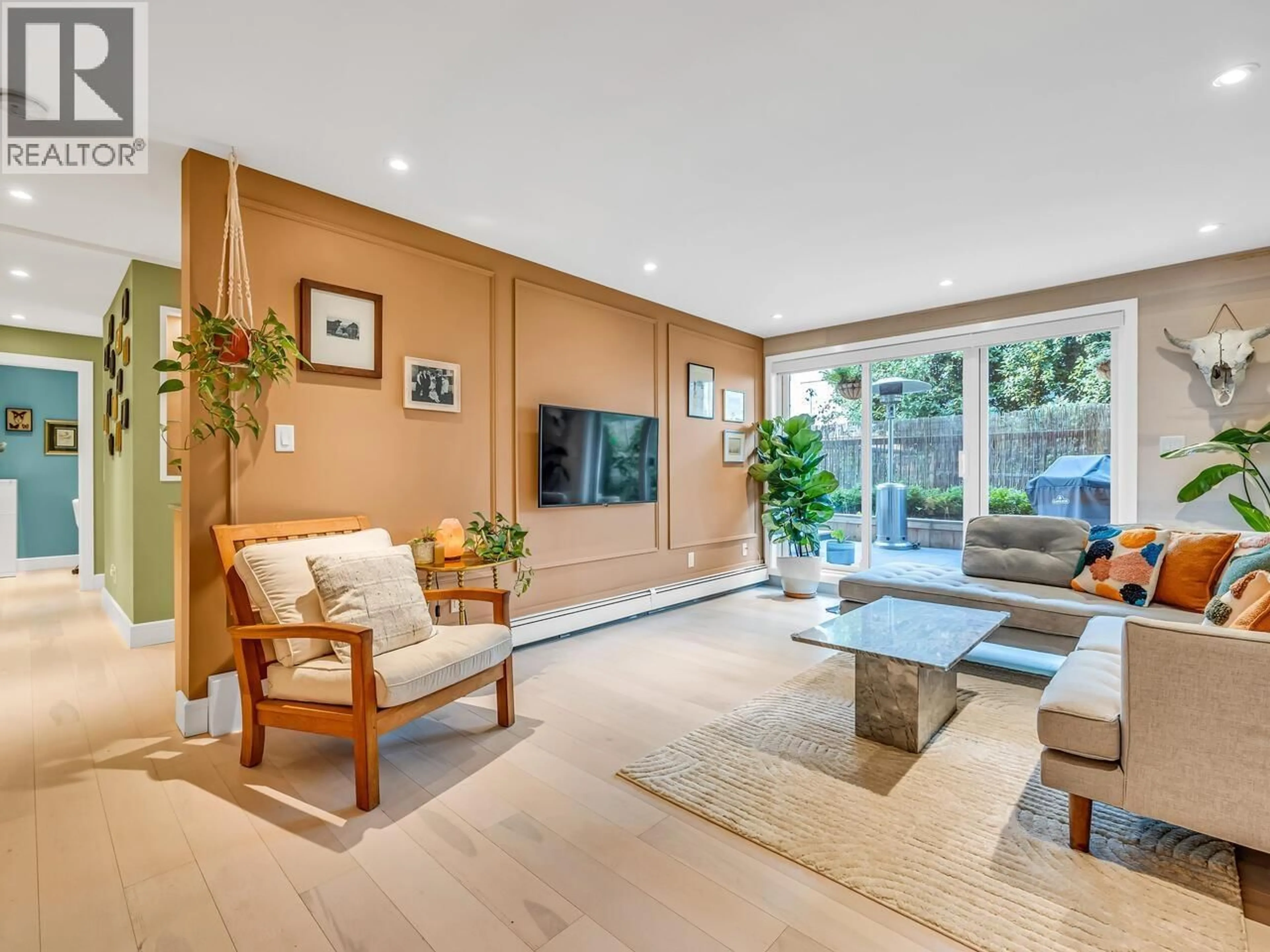 Living room with furniture, unknown for 102 - 334 5TH AVENUE, Vancouver British Columbia V5T1H4