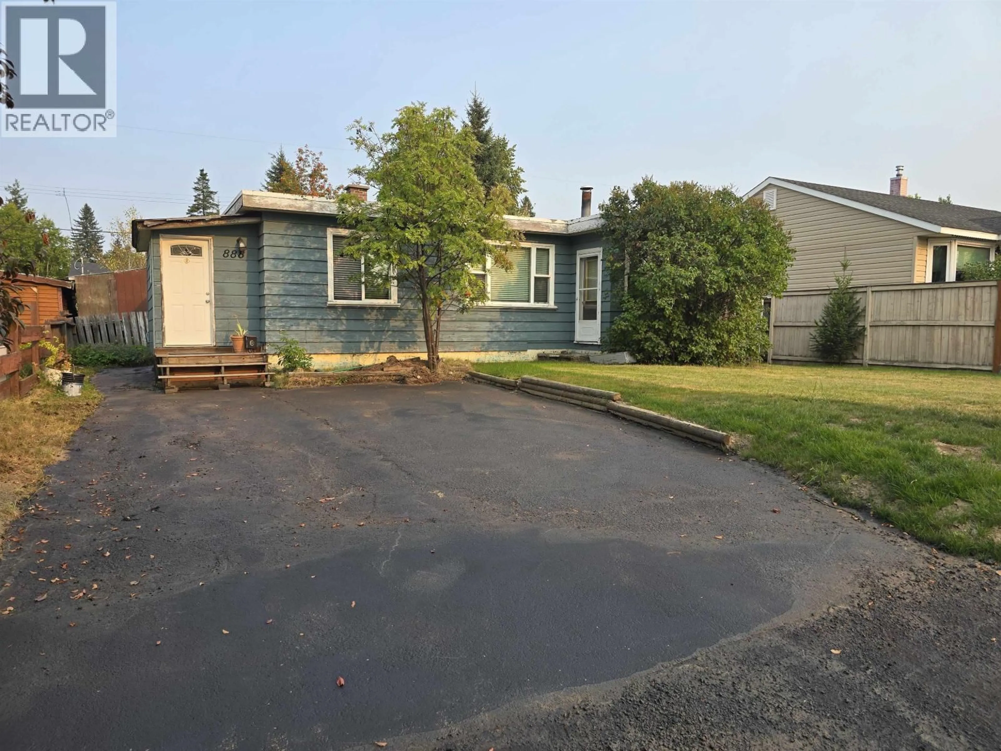 Home with vinyl exterior material, street for 888 HARPER STREET, Prince George British Columbia V2M2W7