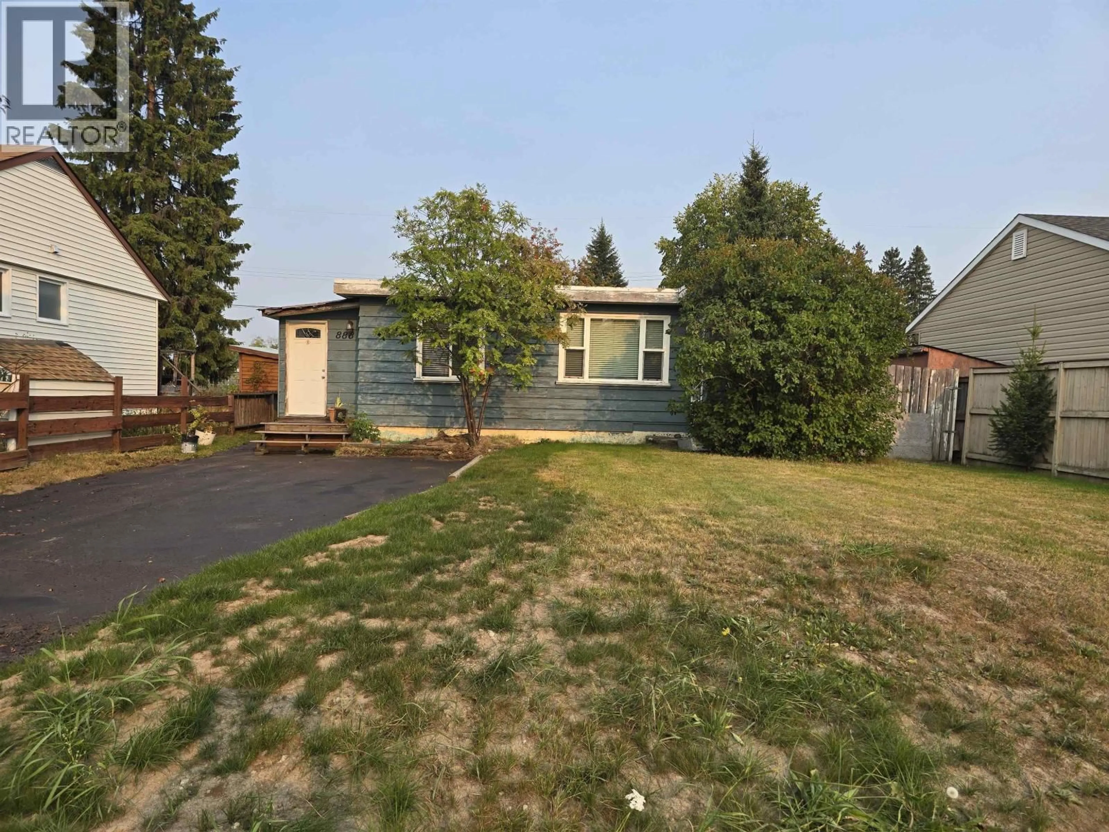 A pic from outside/outdoor area/front of a property/back of a property/a pic from drone, street for 888 HARPER STREET, Prince George British Columbia V2M2W7