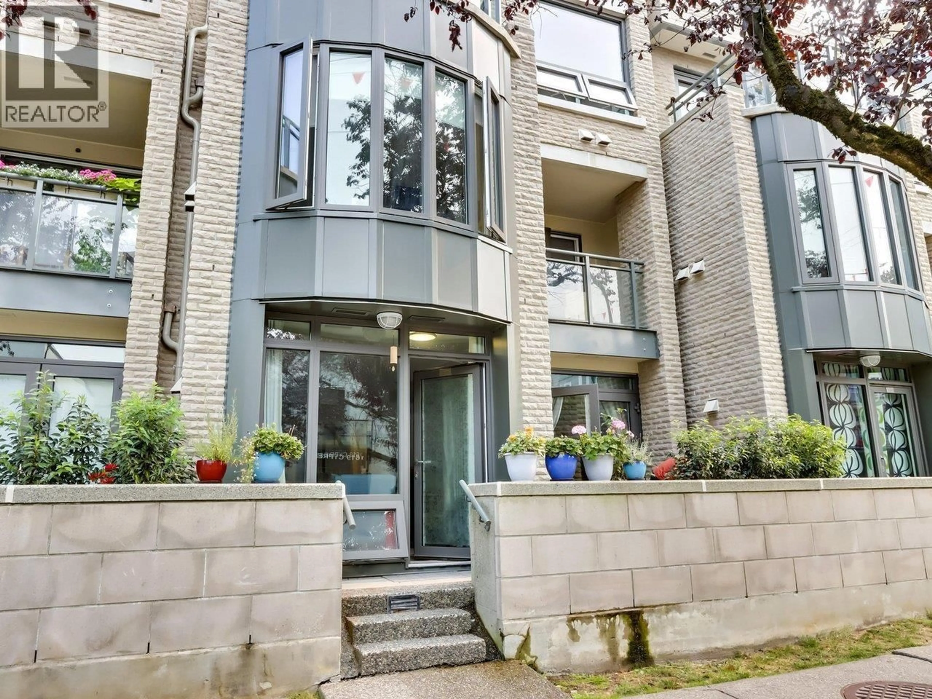 Unknown for 1628 CYPRESS STREET, Vancouver British Columbia V6J5J1