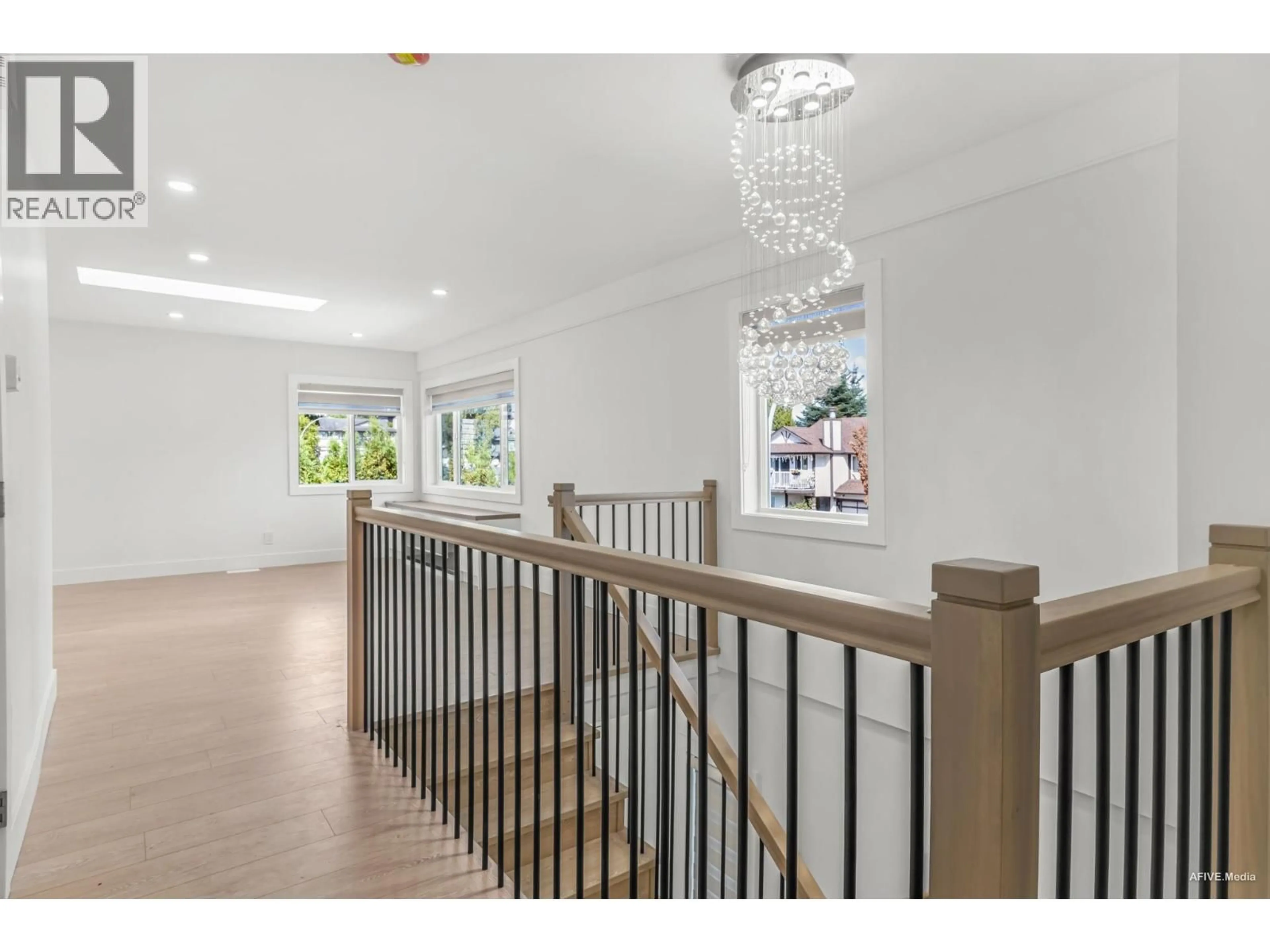 Indoor foyer for 1908 TYLER AVENUE, Port Coquitlam British Columbia V3C4V8