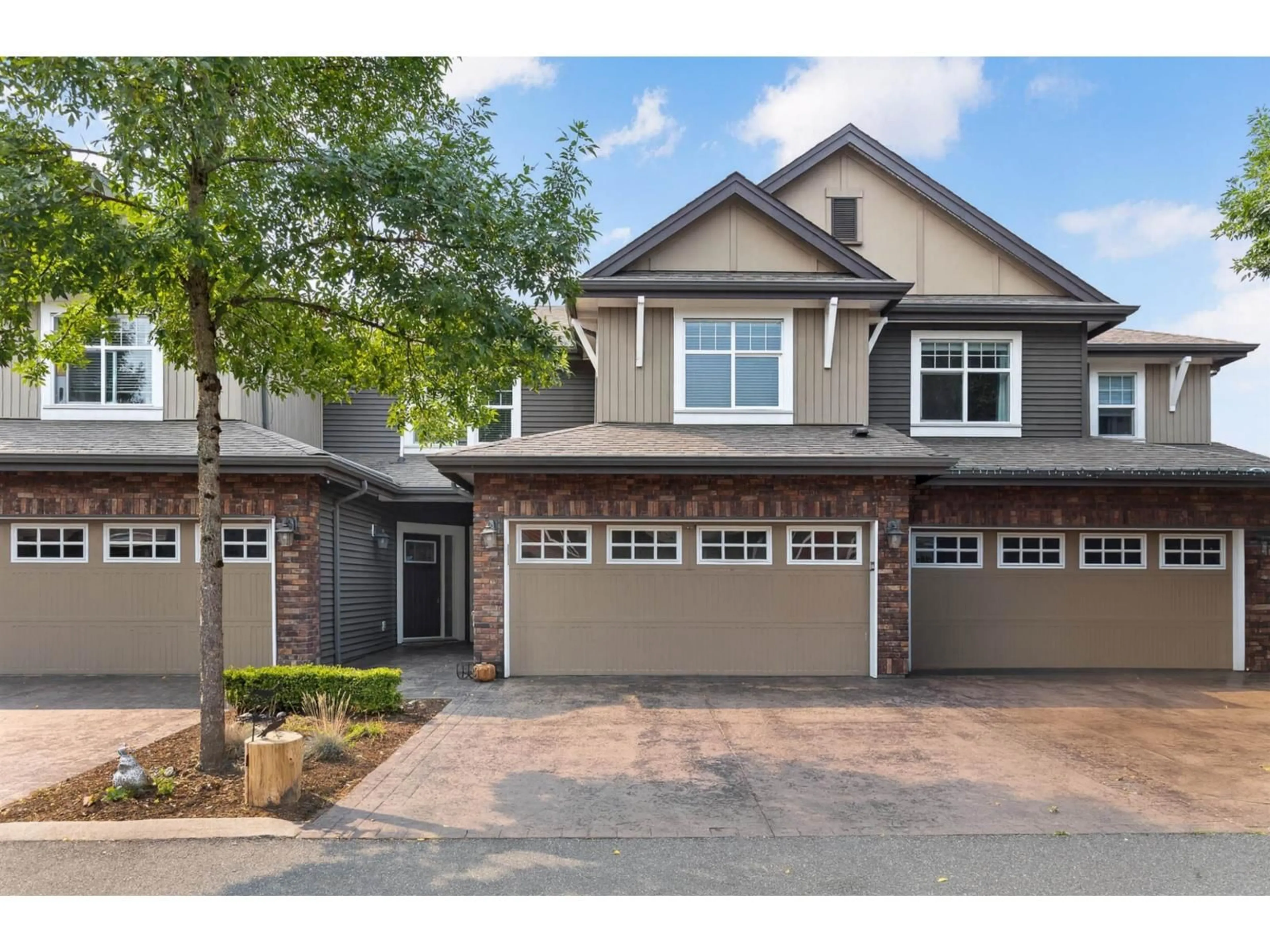 Home with brick exterior material, street for 22 - 45762 SAFFLOWER CRESCENT, Chilliwack British Columbia V2R0S4