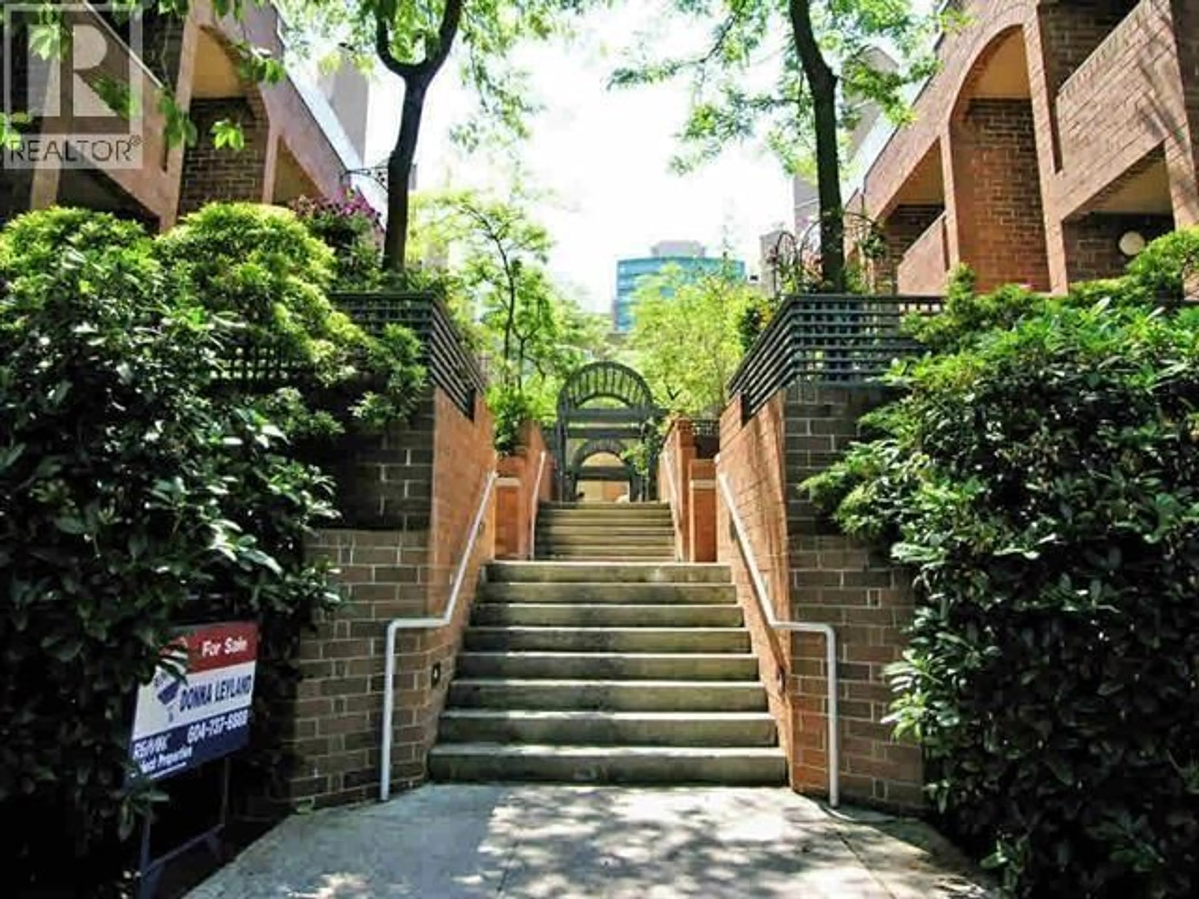 Stairs for 10 - 744 7TH AVENUE, Vancouver British Columbia V5Z1B8
