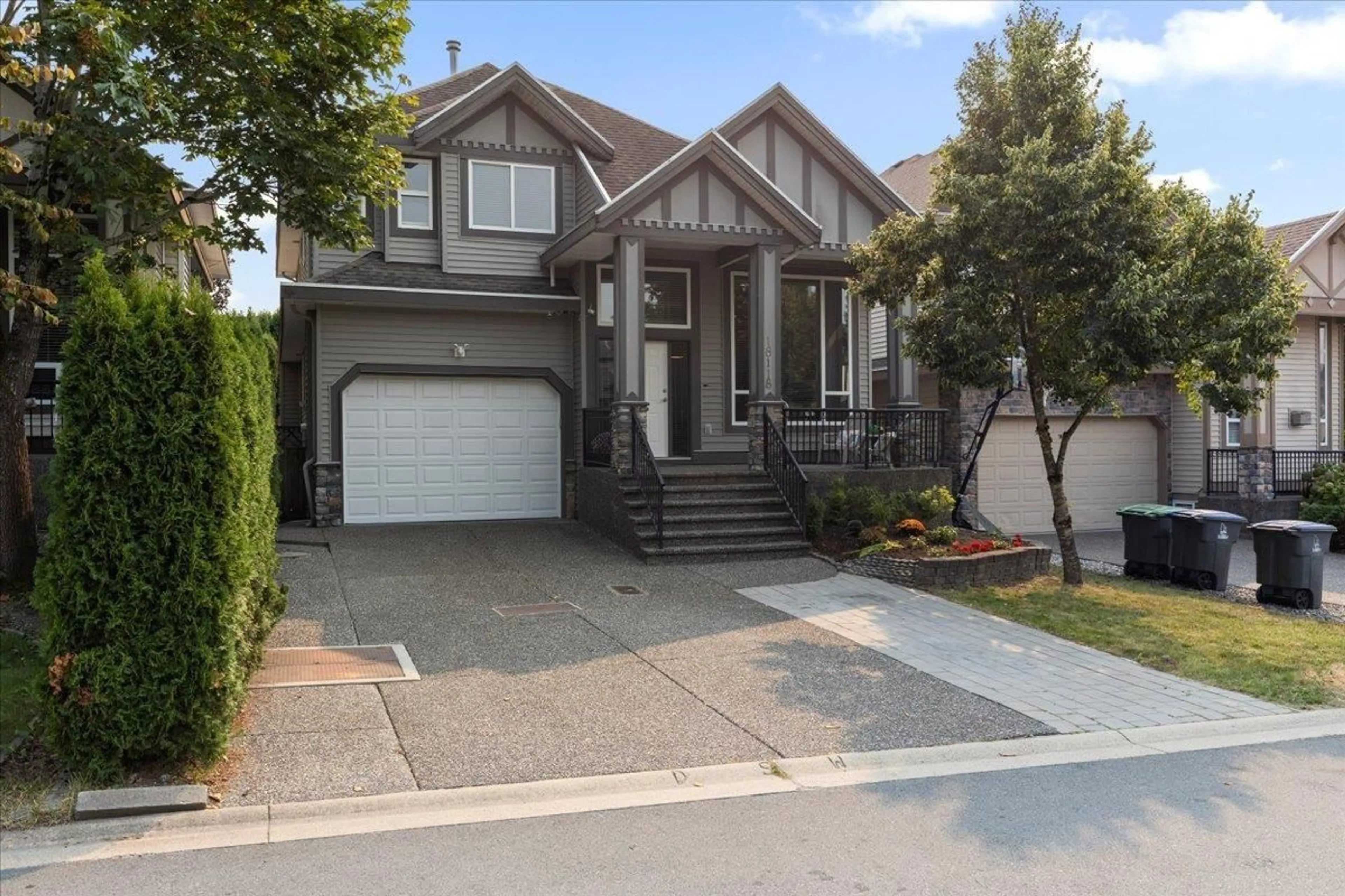 Home with vinyl exterior material, street for 18118 67, Surrey British Columbia V3S0L9