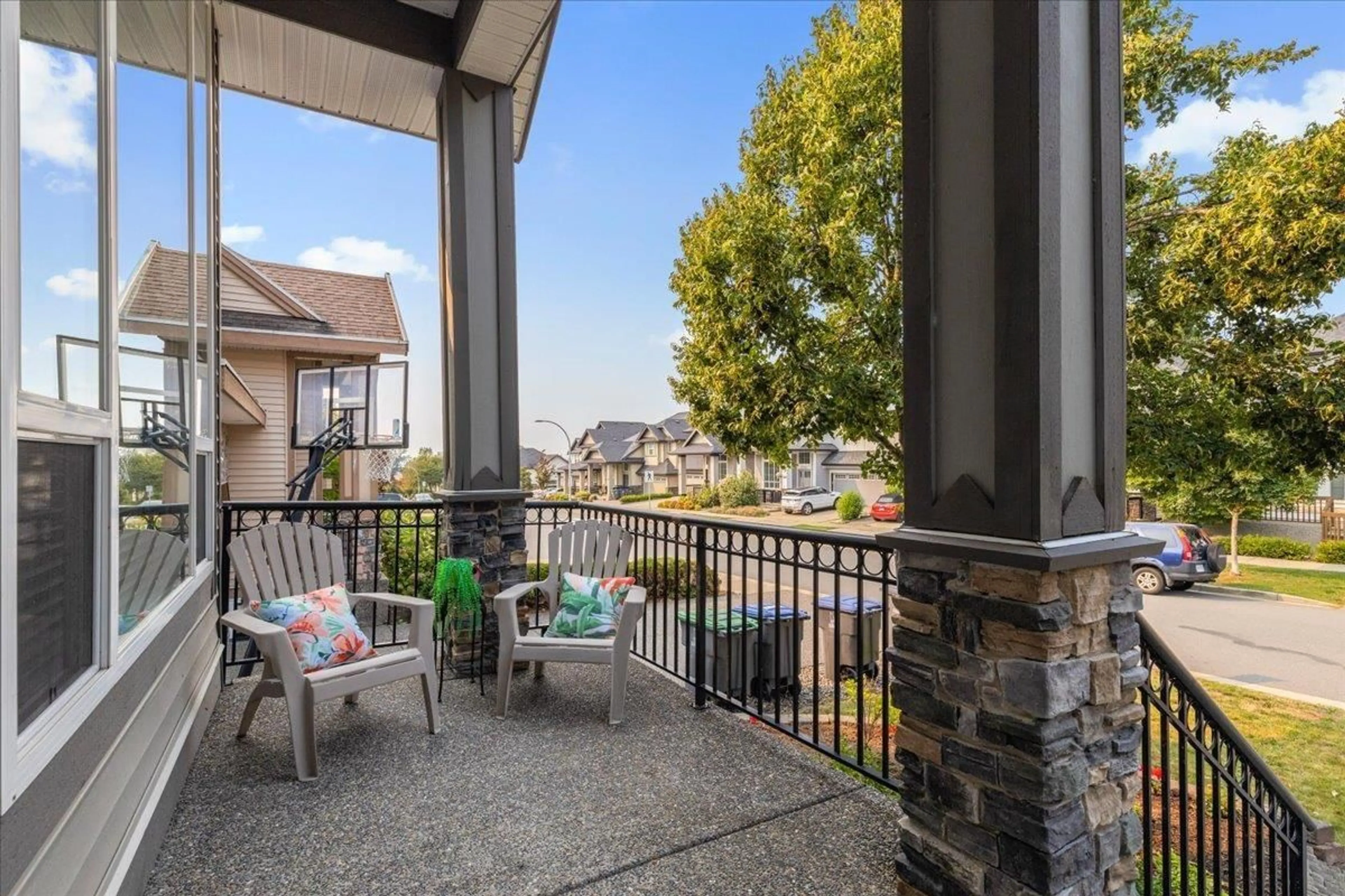 Patio, unknown for 18118 67, Surrey British Columbia V3S0L9