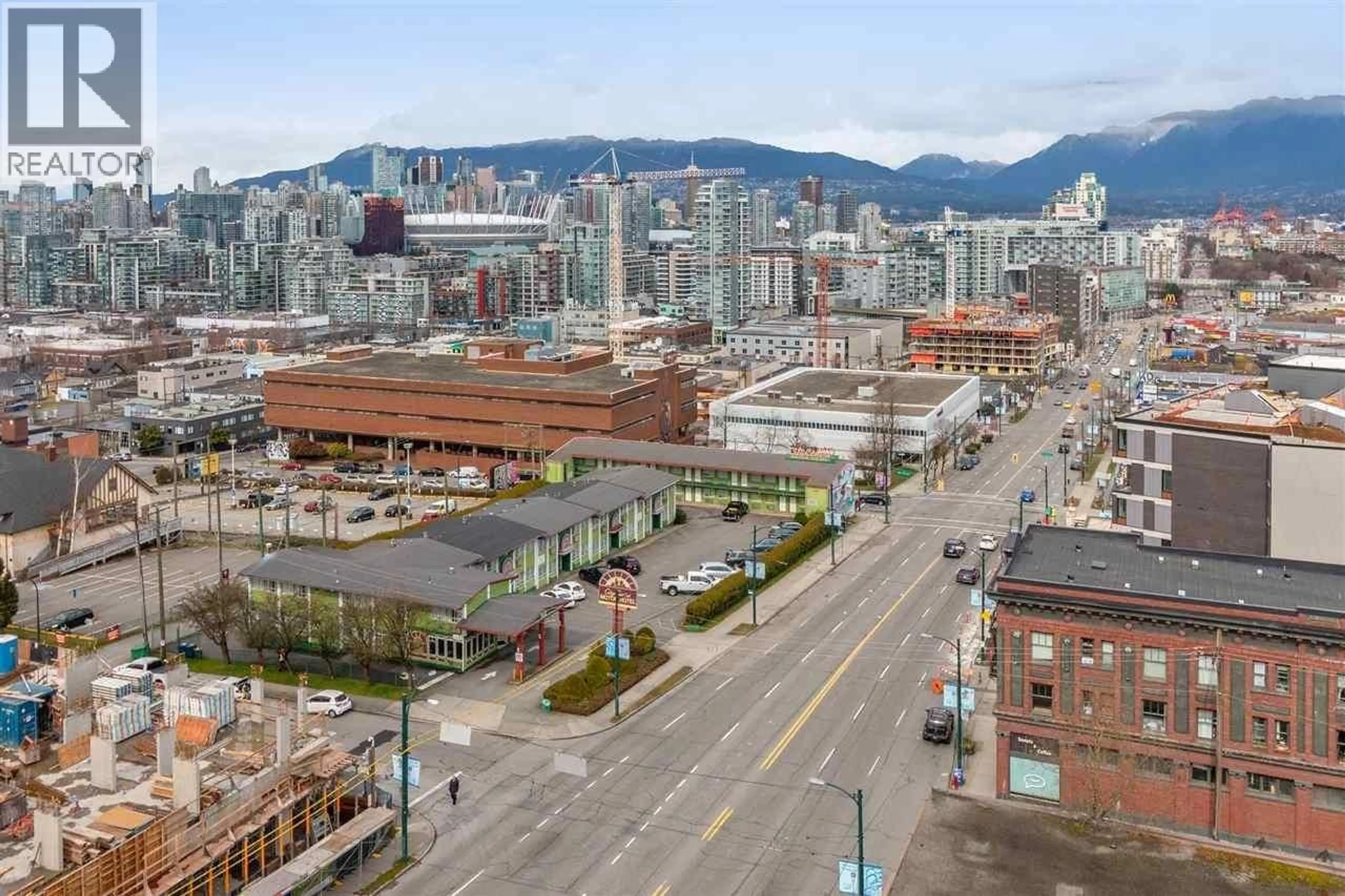 A pic from outside/outdoor area/front of a property/back of a property/a pic from drone, city buildings view from balcony for 415 - 209 7 AVENUE, Vancouver British Columbia V5T0H3