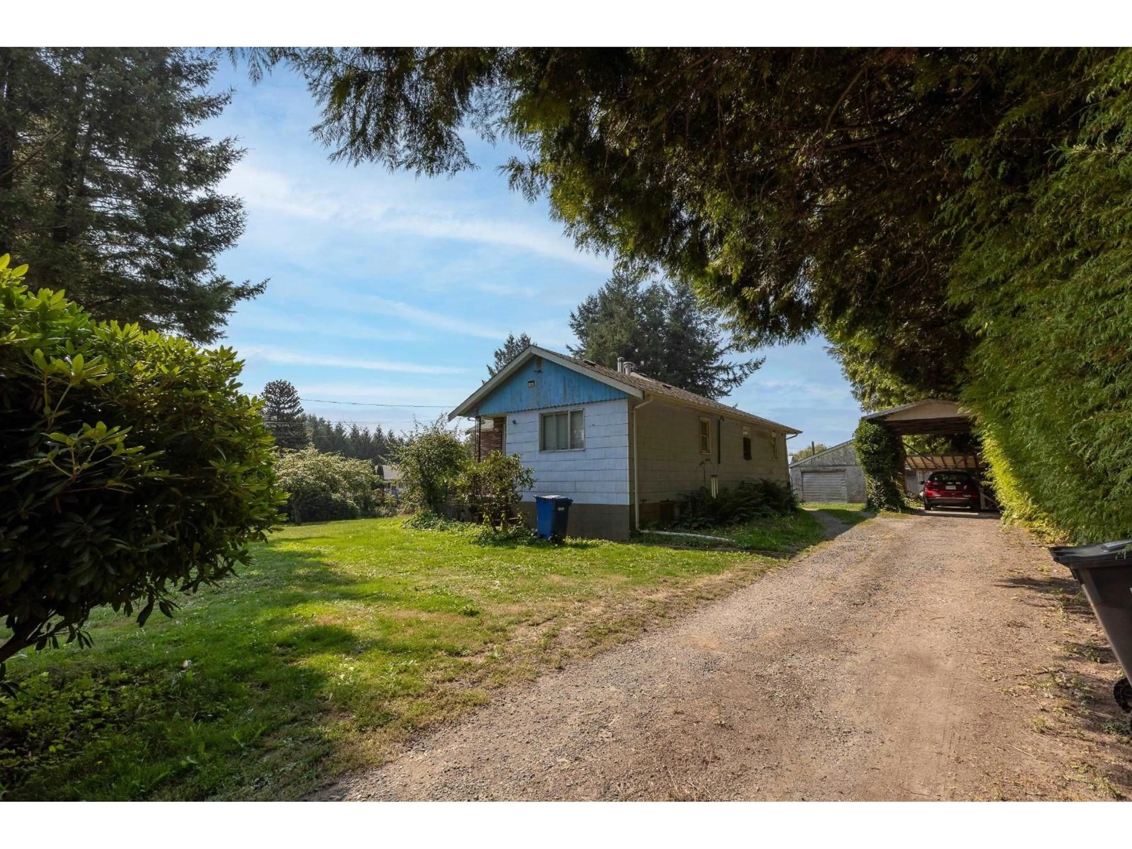 A pic from outside/outdoor area/front of a property/back of a property/a pic from drone, street for 1093 MCKENZIE, Abbotsford British Columbia V2S7N5