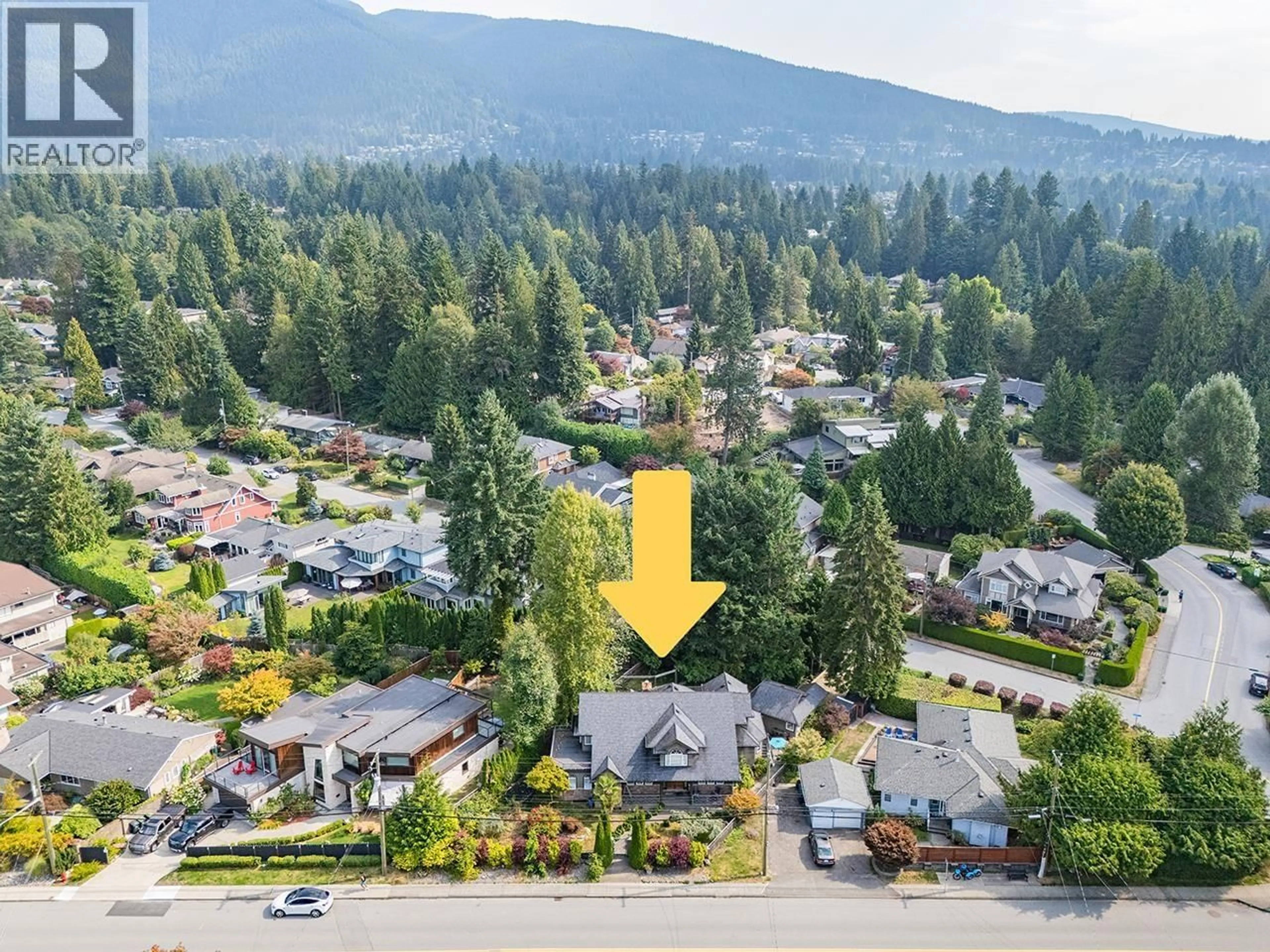 A pic from outside/outdoor area/front of a property/back of a property/a pic from drone, mountain view for 3582 EDGEMONT BOULEVARD, North Vancouver British Columbia V7R2P7