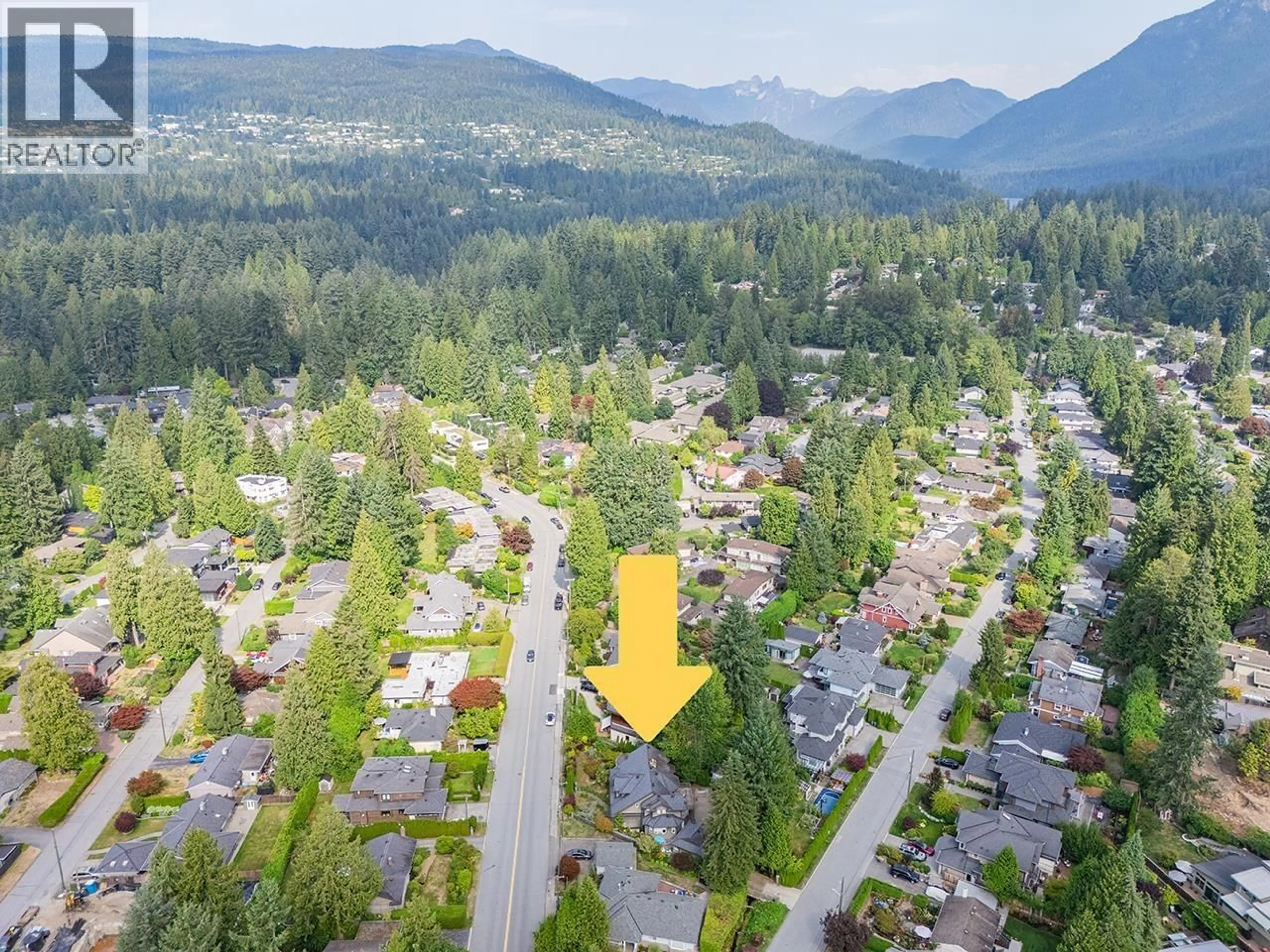 A pic from outside/outdoor area/front of a property/back of a property/a pic from drone, mountain view for 3582 EDGEMONT BOULEVARD, North Vancouver British Columbia V7R2P7