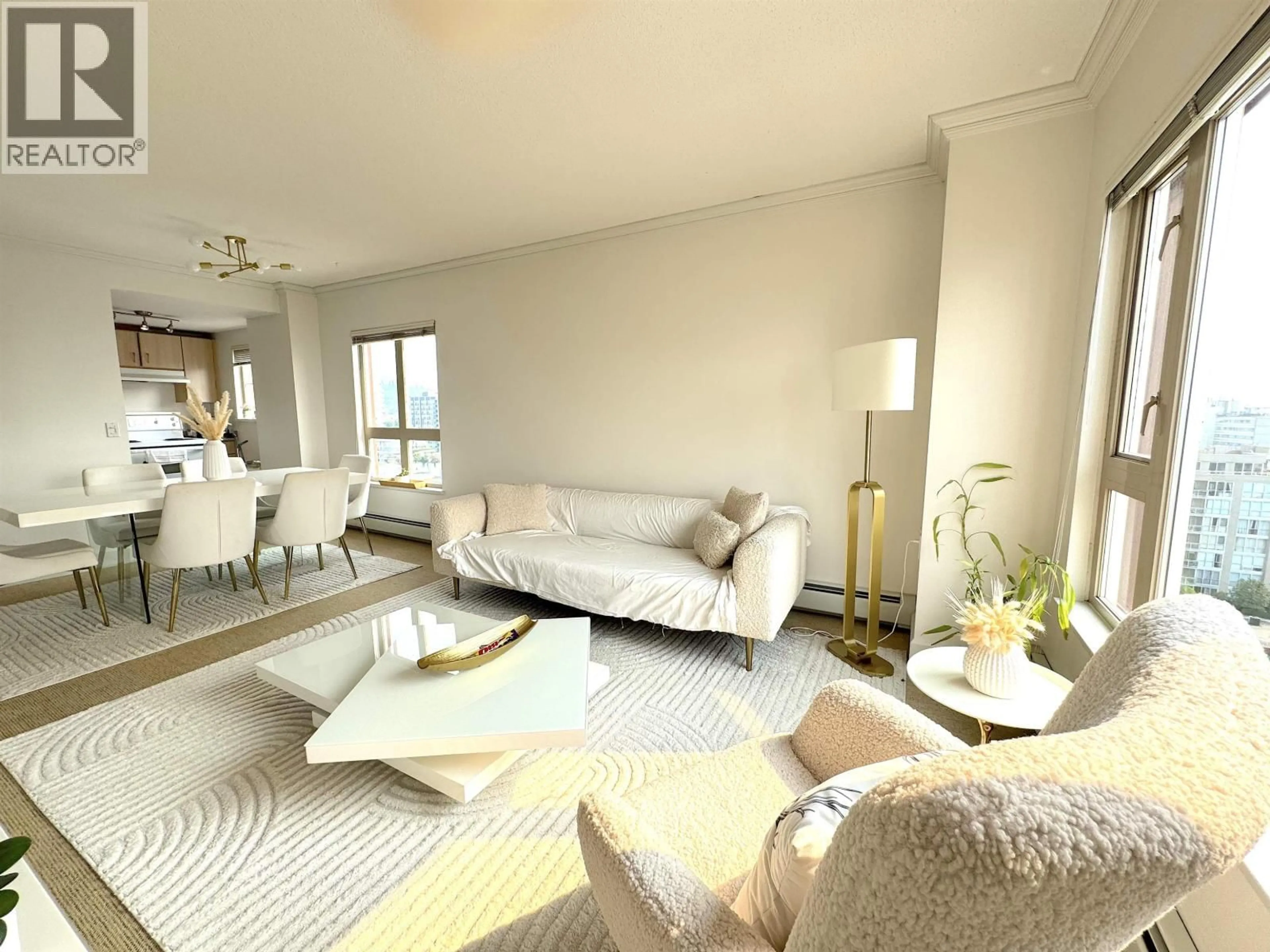 Living room with furniture, unknown for 1503 - 121 15TH STREET, North Vancouver British Columbia V7M1R8