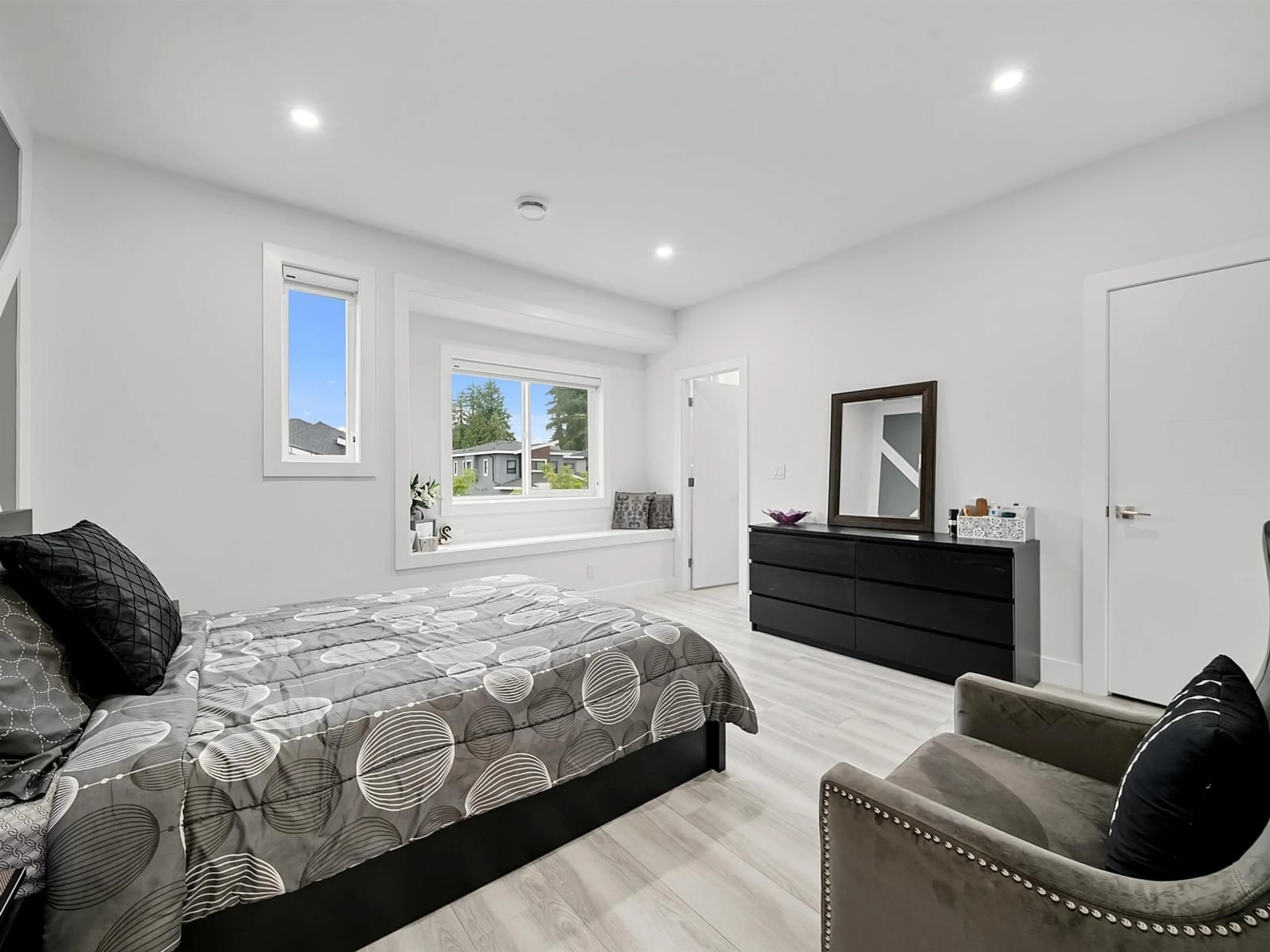 Bedroom with bed, unknown for 16158 96B, Surrey British Columbia V4N5X2