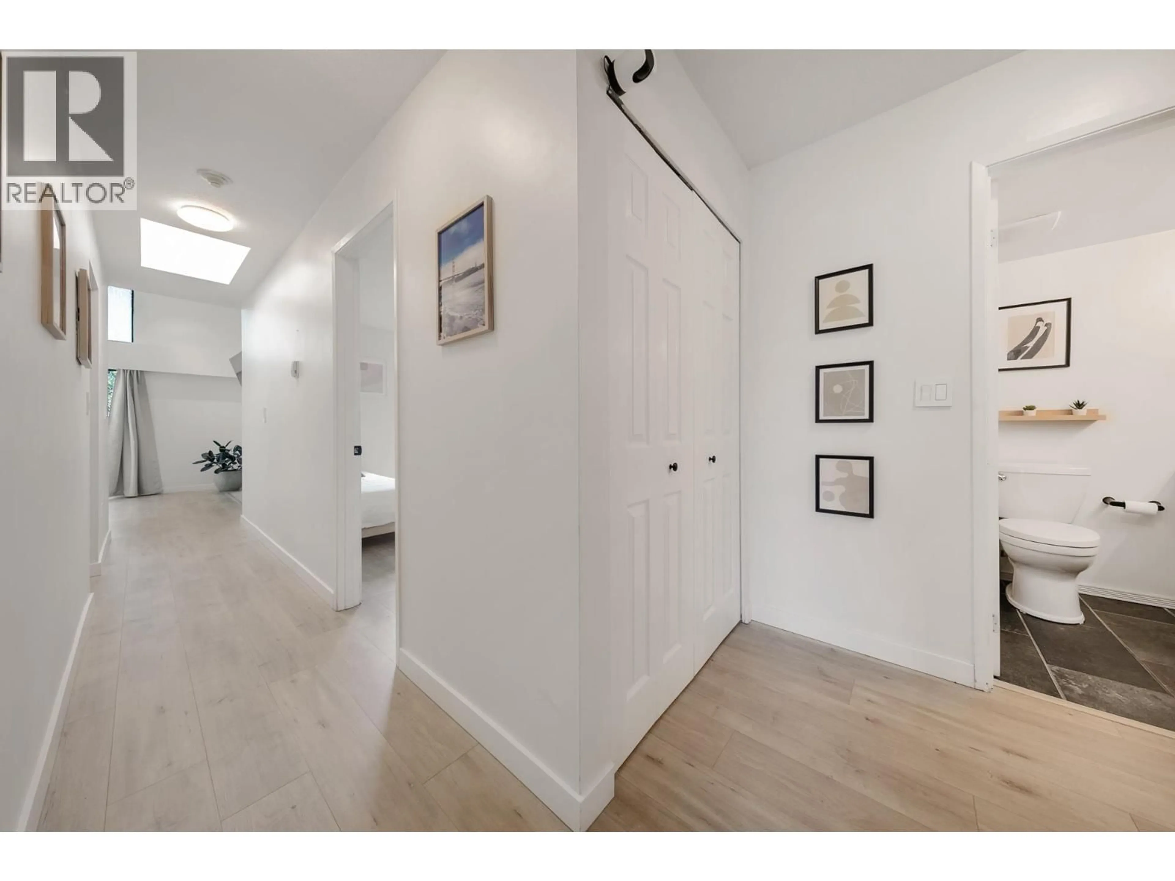 Indoor entryway for 306 - 225 MOWAT STREET, New Westminster British Columbia V3M4B1