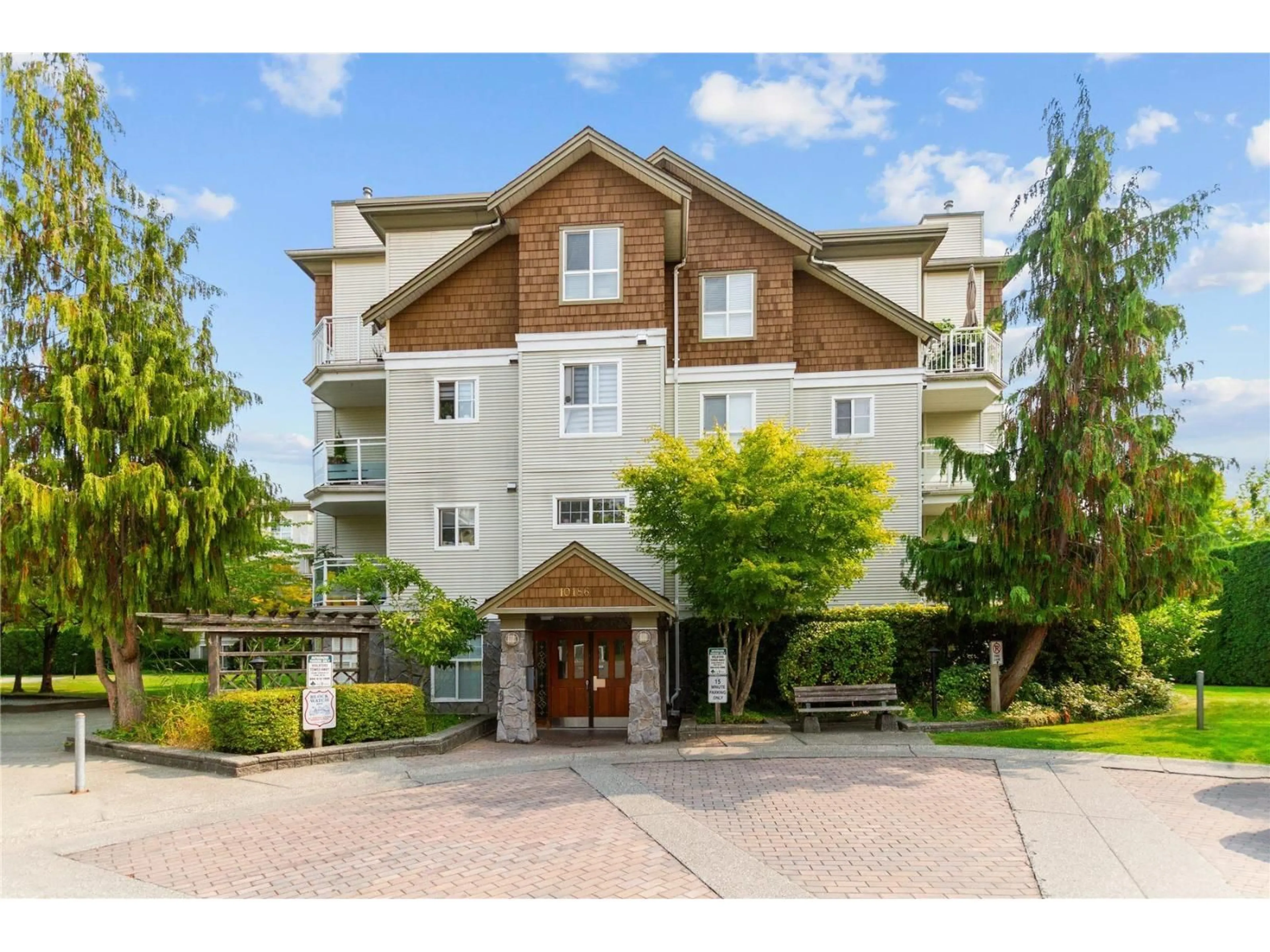 Unknown for 206 - 10186 155, Surrey British Columbia V3R0R6