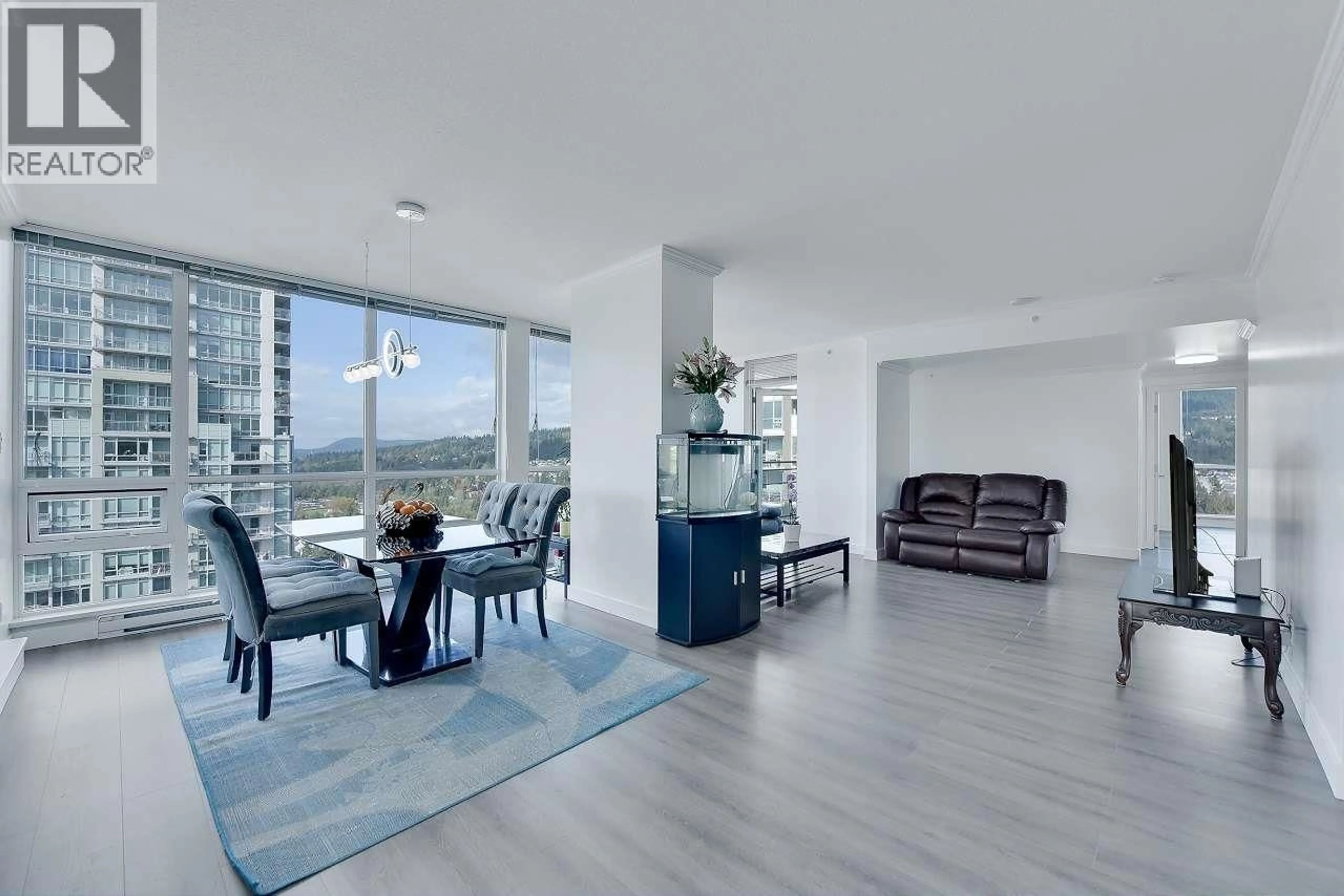 Living room with furniture, unknown for 3207 - 2975 ATLANTIC AVENUE, Coquitlam British Columbia V3B0C5