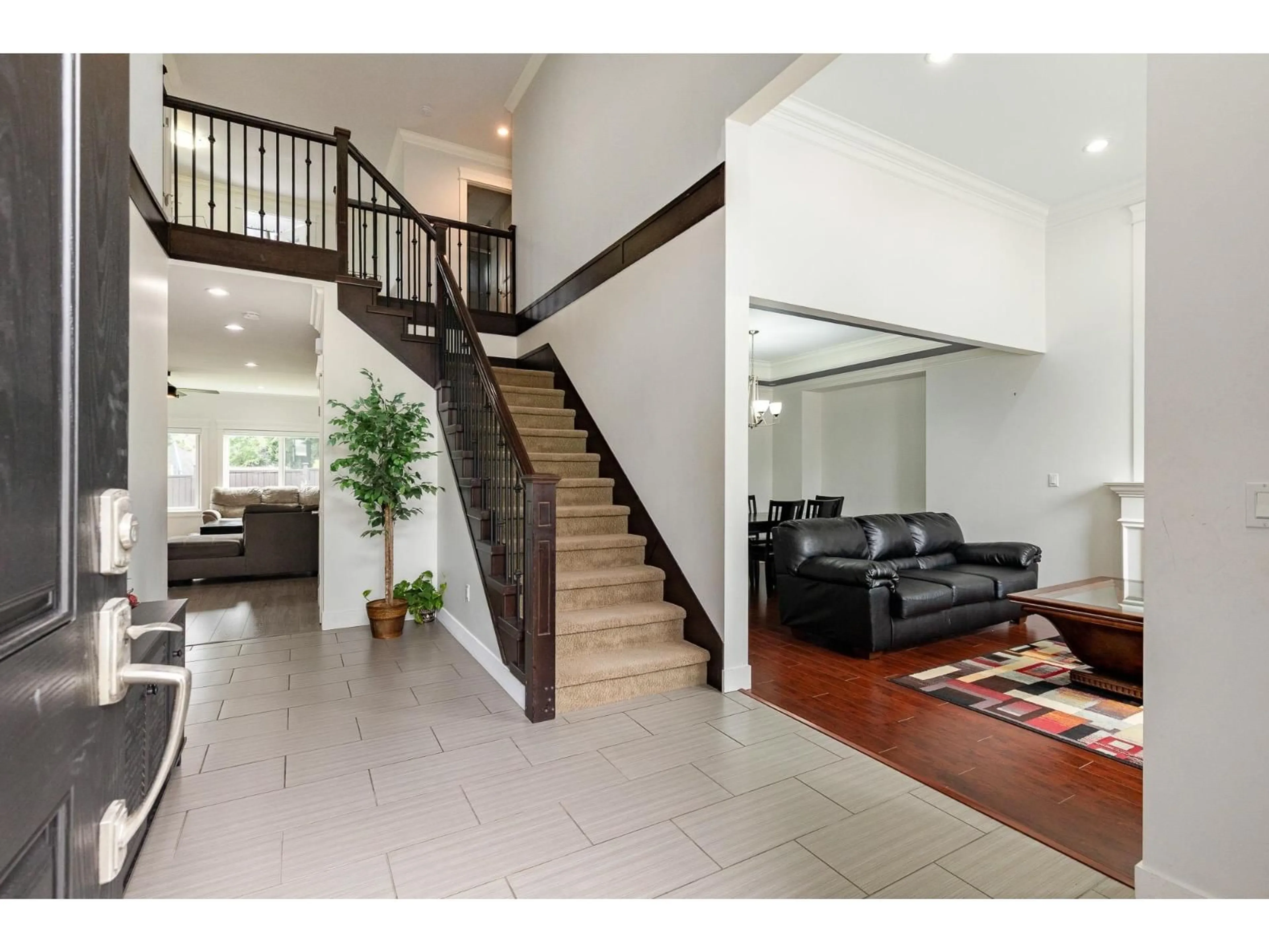 Indoor foyer for 3022 PRINCESS, Abbotsford British Columbia V2T2T1
