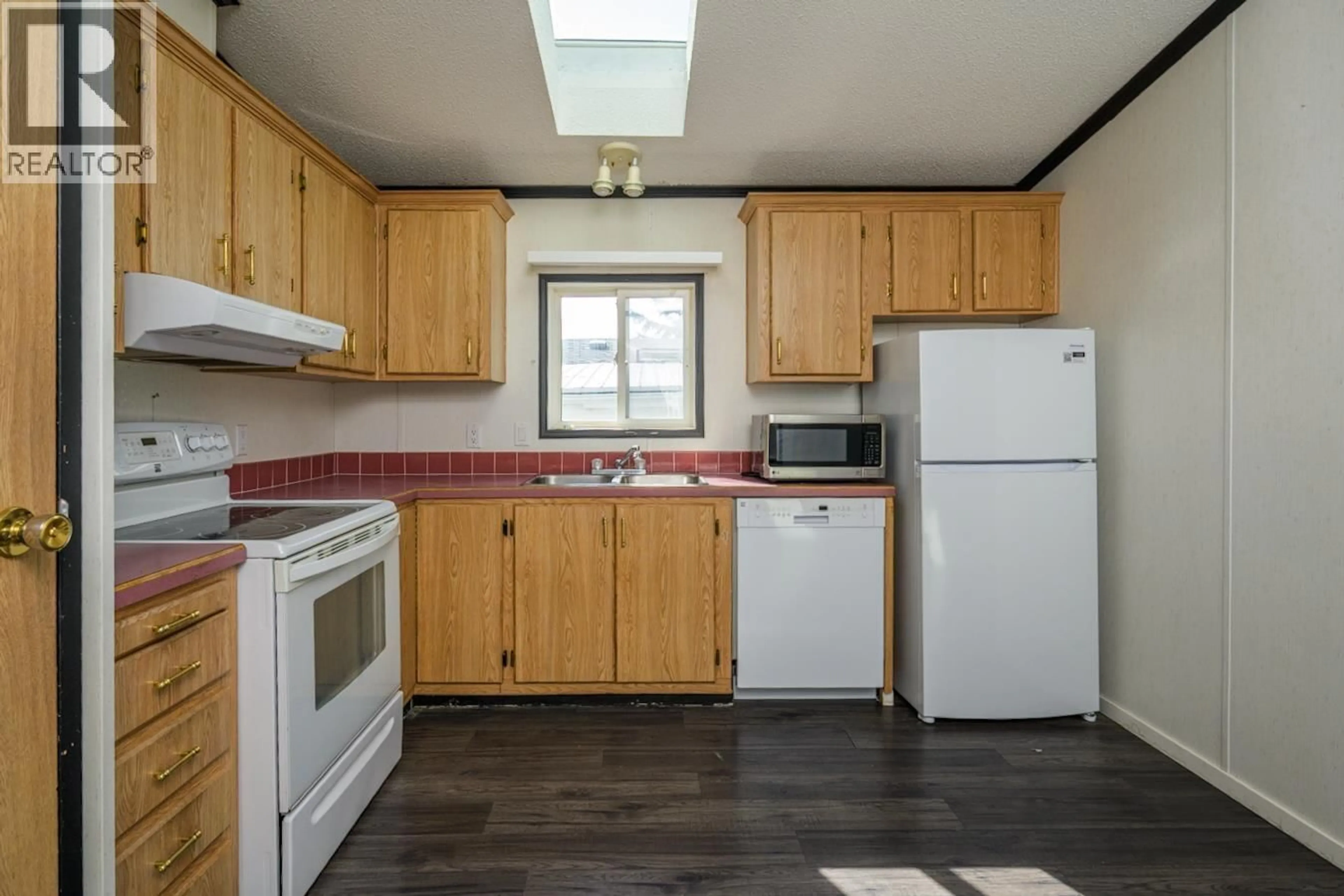 Standard kitchen, unknown for 143 - 2500 GRANT ROAD, Prince George British Columbia V2K4X9
