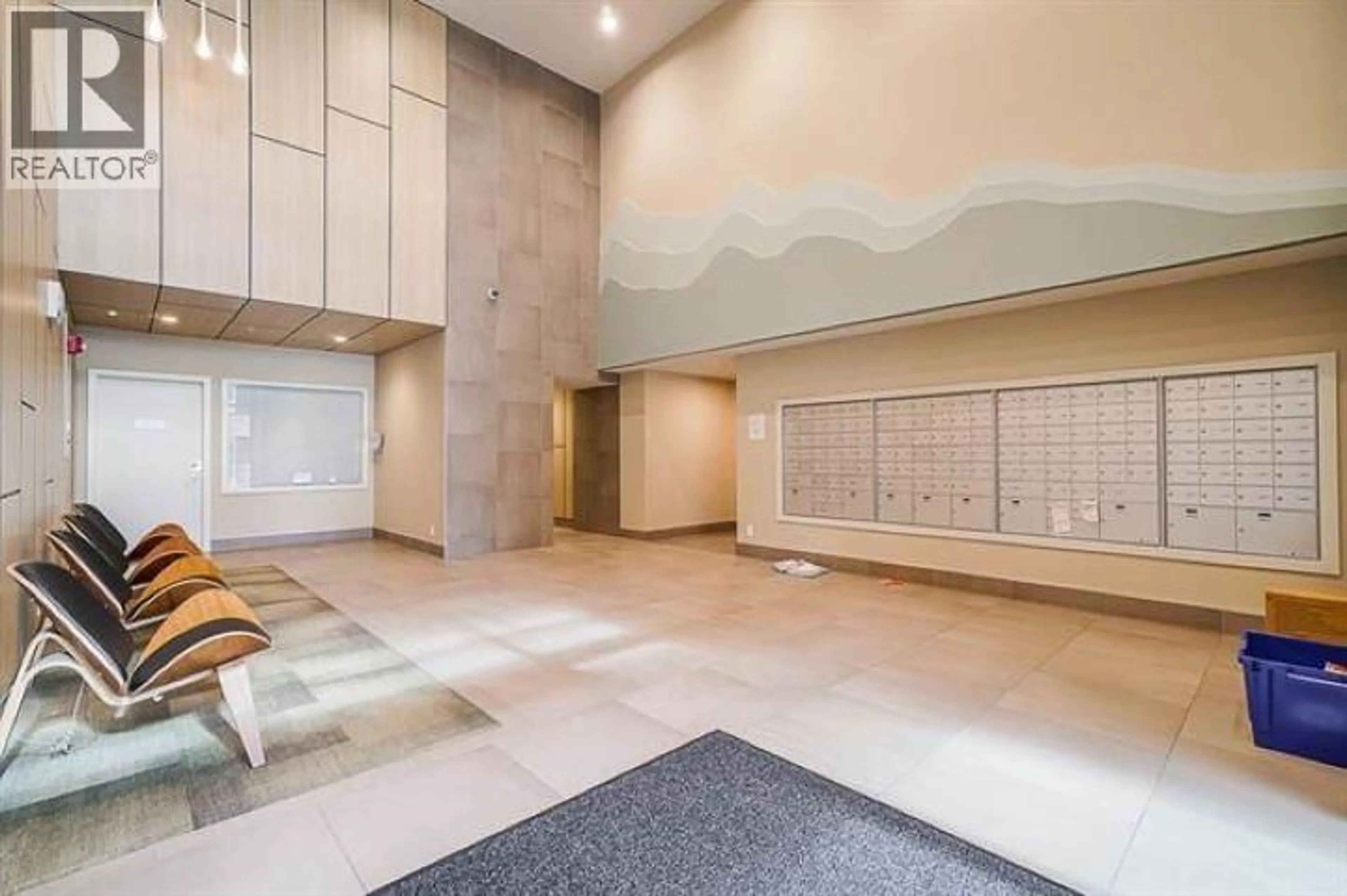 Indoor foyer for 902 - 691 NORTH ROAD, Coquitlam British Columbia V3J0H9