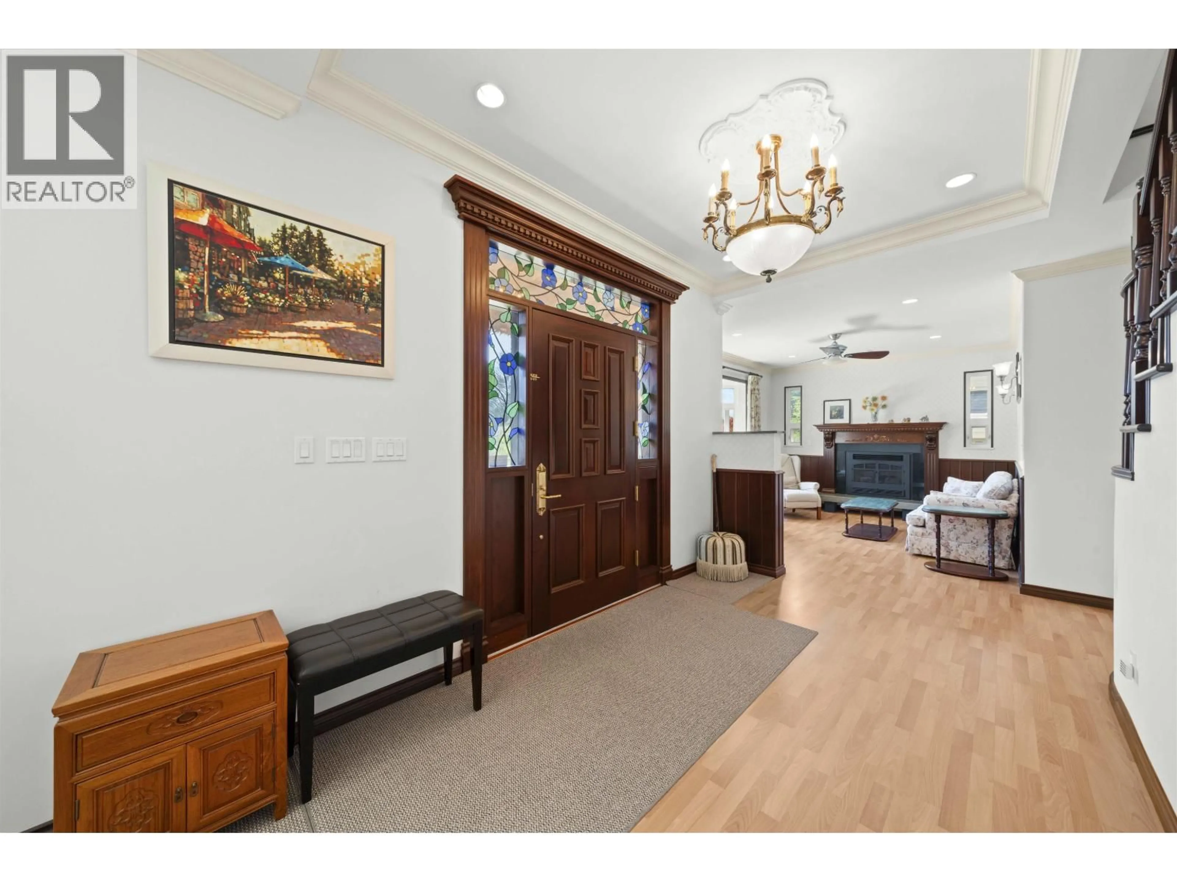 Indoor foyer for 5713 EGLINTON STREET, Burnaby British Columbia V5G2B5