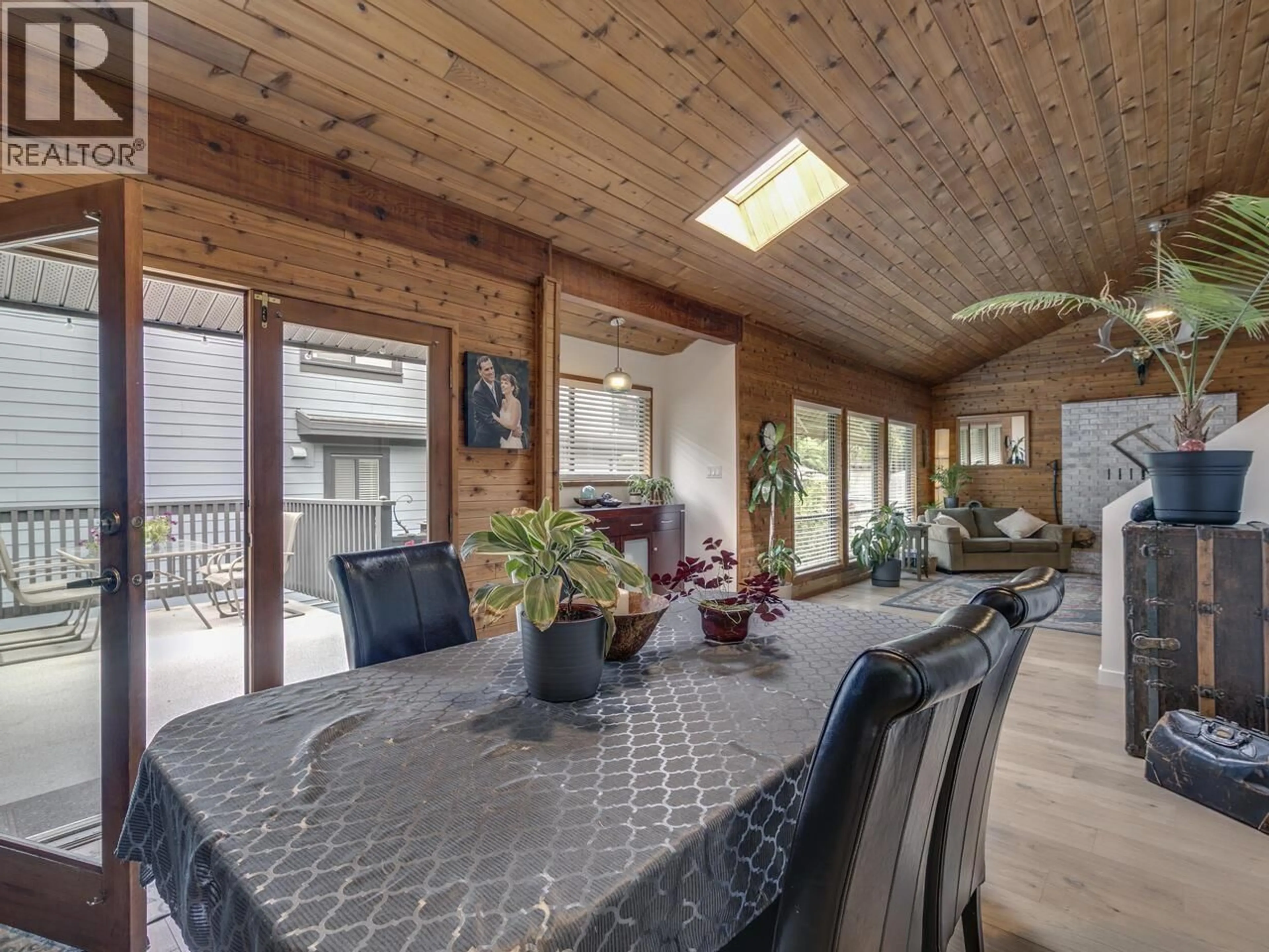 Dining room, wood/laminate floor for 2111 MAMQUAM ROAD, Squamish British Columbia V0N1T0