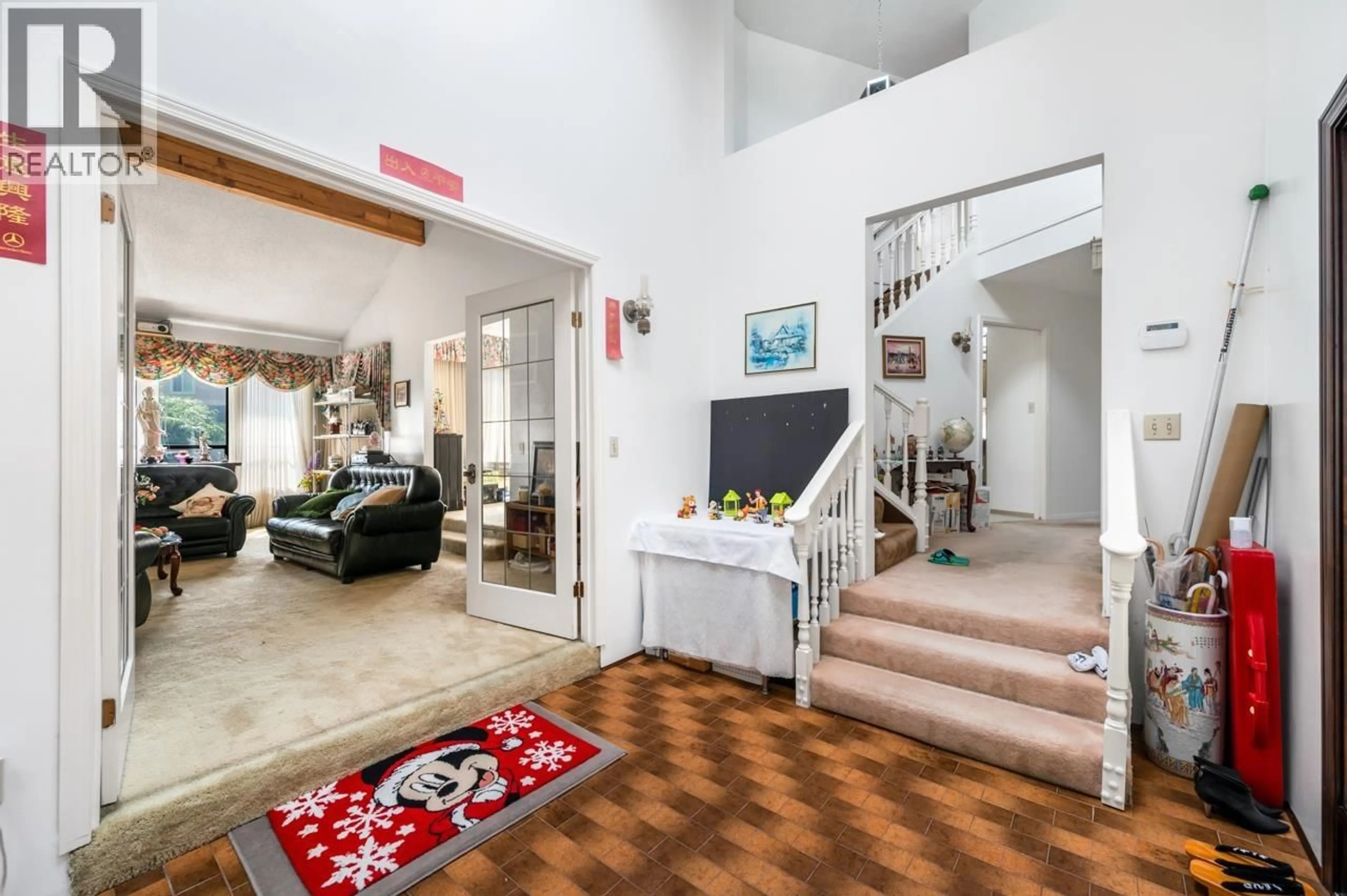 Indoor foyer for 10613 YARMISH DRIVE, Richmond British Columbia V7E5E6
