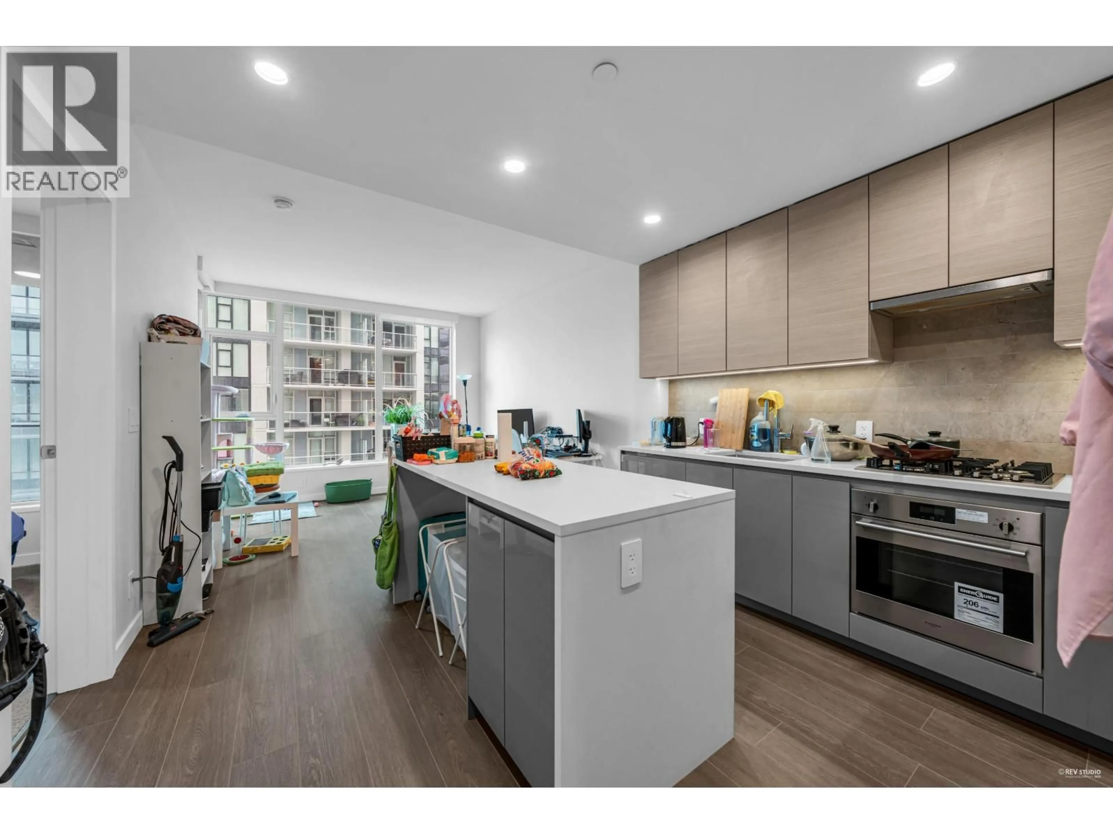 Open concept kitchen, unknown for 1612 - 2108 GILMORE AVENUE, Burnaby British Columbia V5C0N8