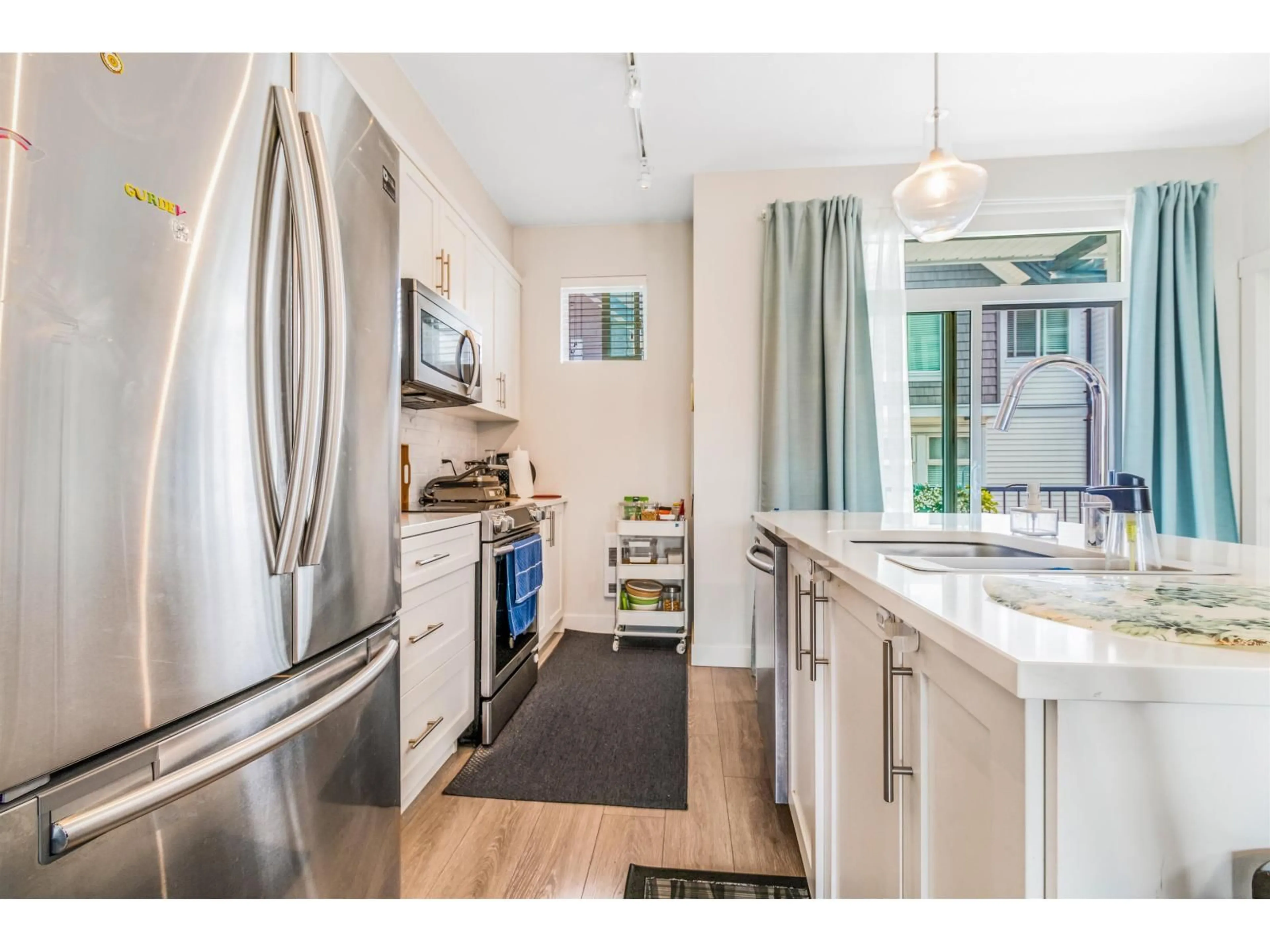 Open concept kitchen, unknown for 104 - 6030 142, Surrey British Columbia V3X0J5