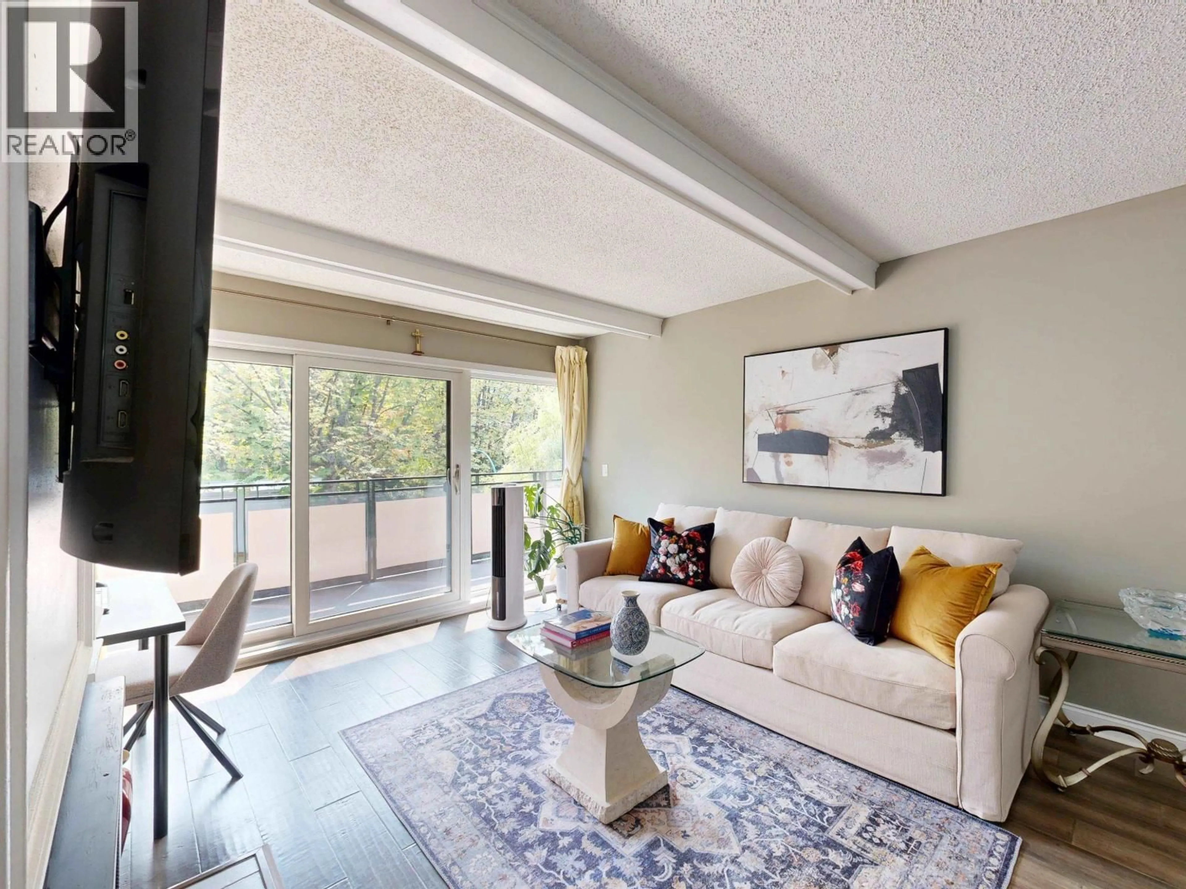 Living room with furniture, unknown for 510 - 1405 15TH AVENUE, Vancouver British Columbia V6H3R2