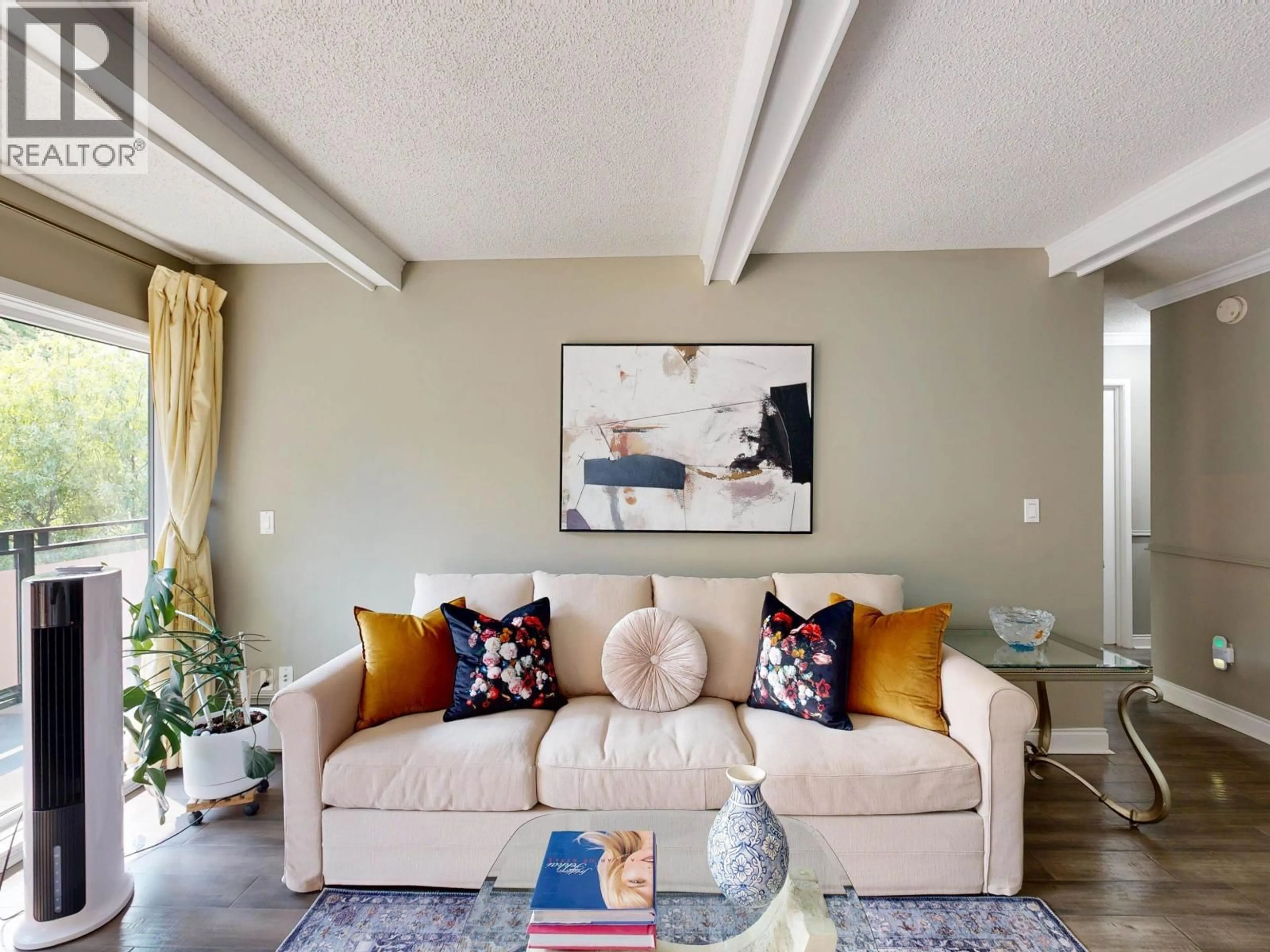 Living room with furniture, unknown for 510 - 1405 15TH AVENUE, Vancouver British Columbia V6H3R2