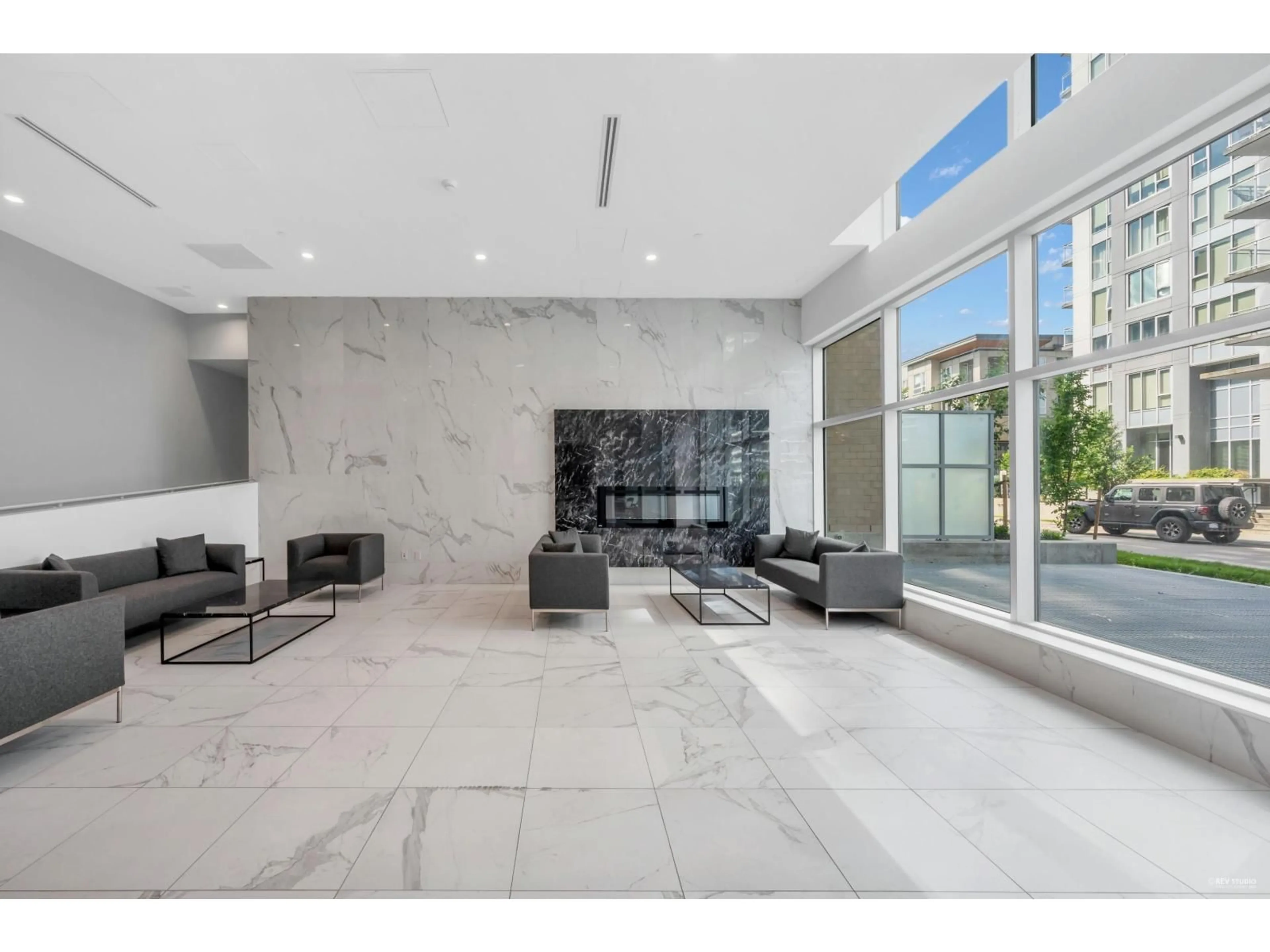 Lobby for 407 - 13350 CENTRAL, Surrey British Columbia V3T0S1