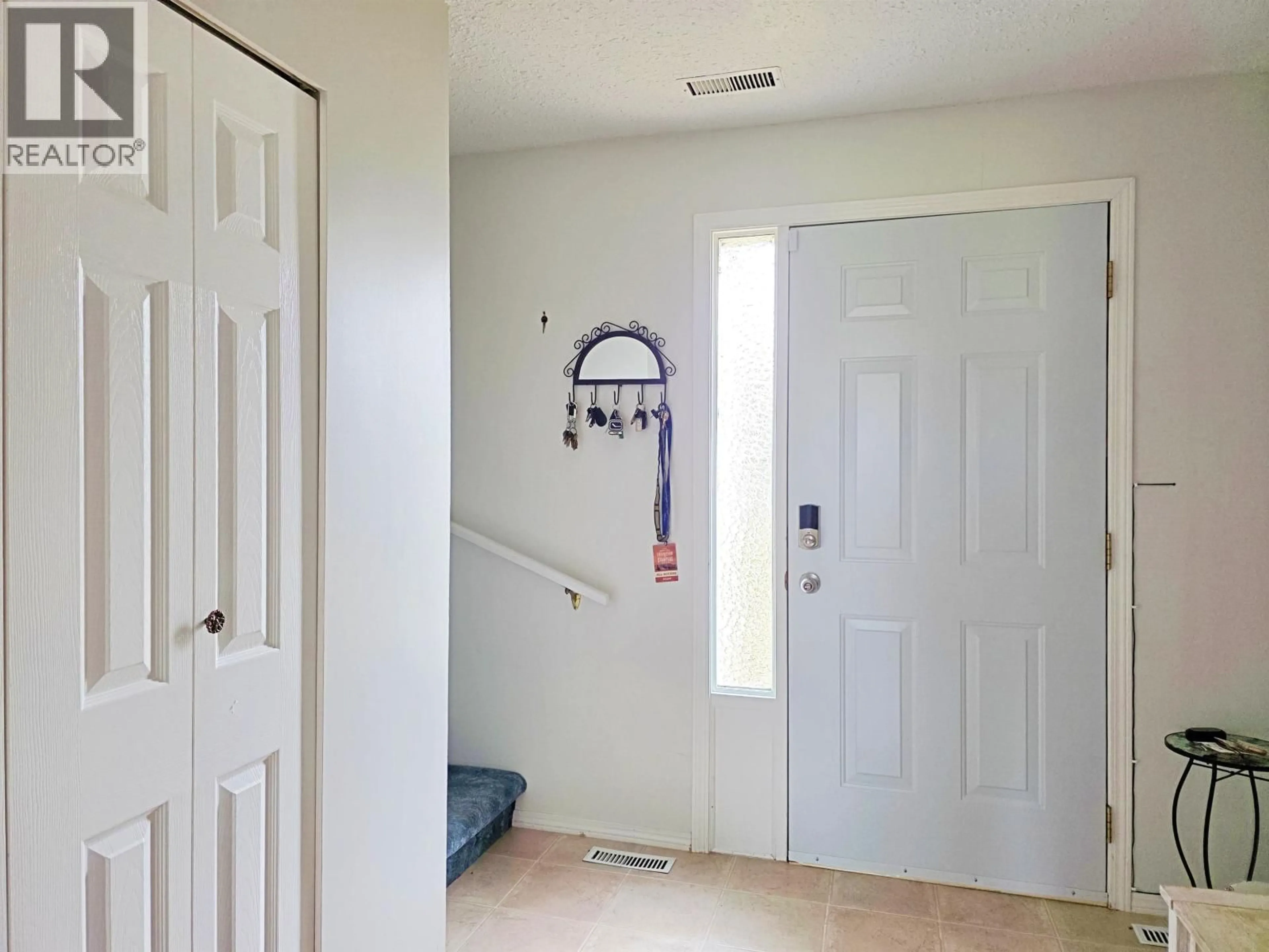 Indoor entryway for 2458 FERGUSON STREET, Quesnel British Columbia V2J4Y9