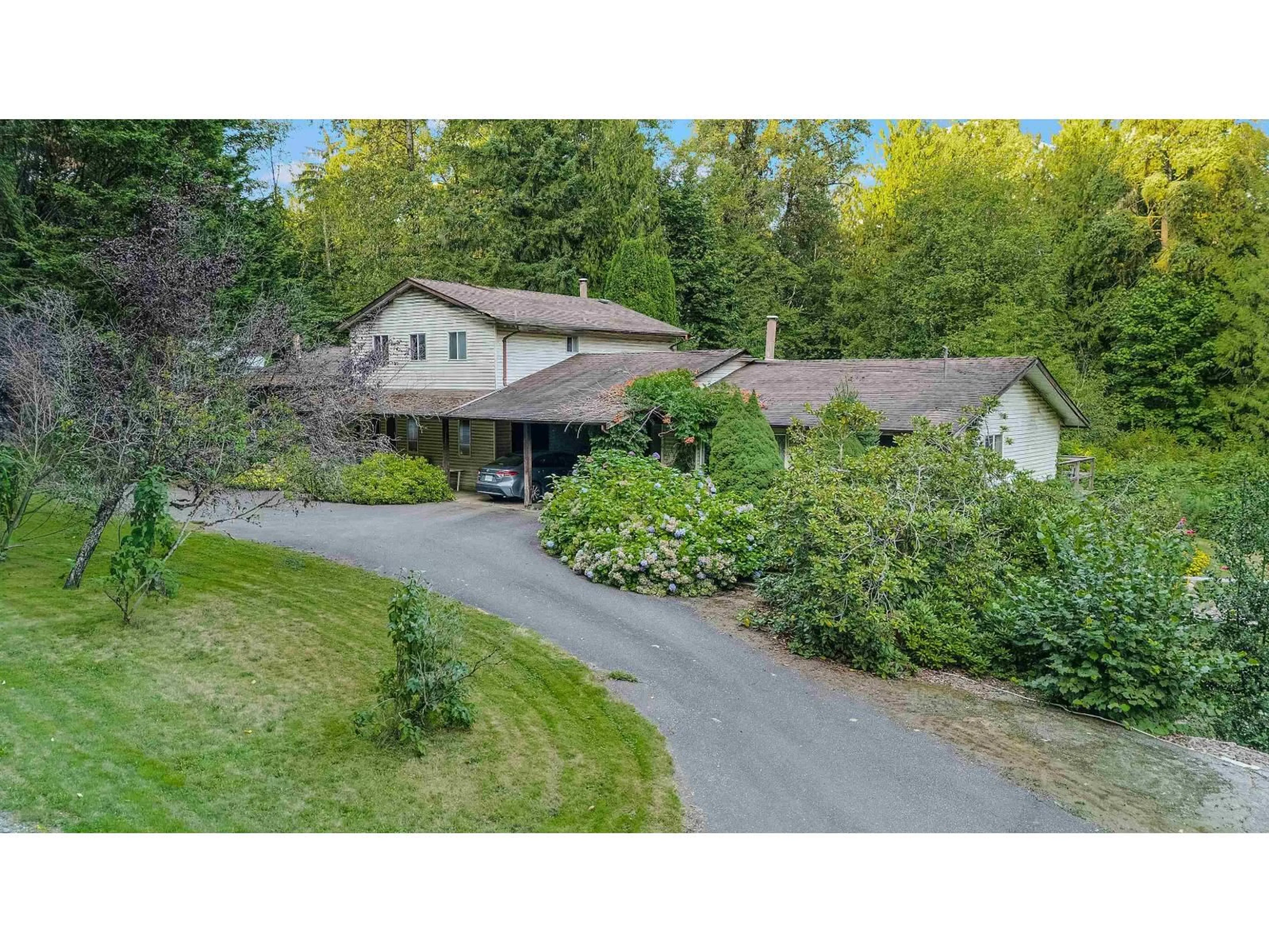 A pic from outside/outdoor area/front of a property/back of a property/a pic from drone, street for 8484 196, Langley British Columbia V2Y1Z4