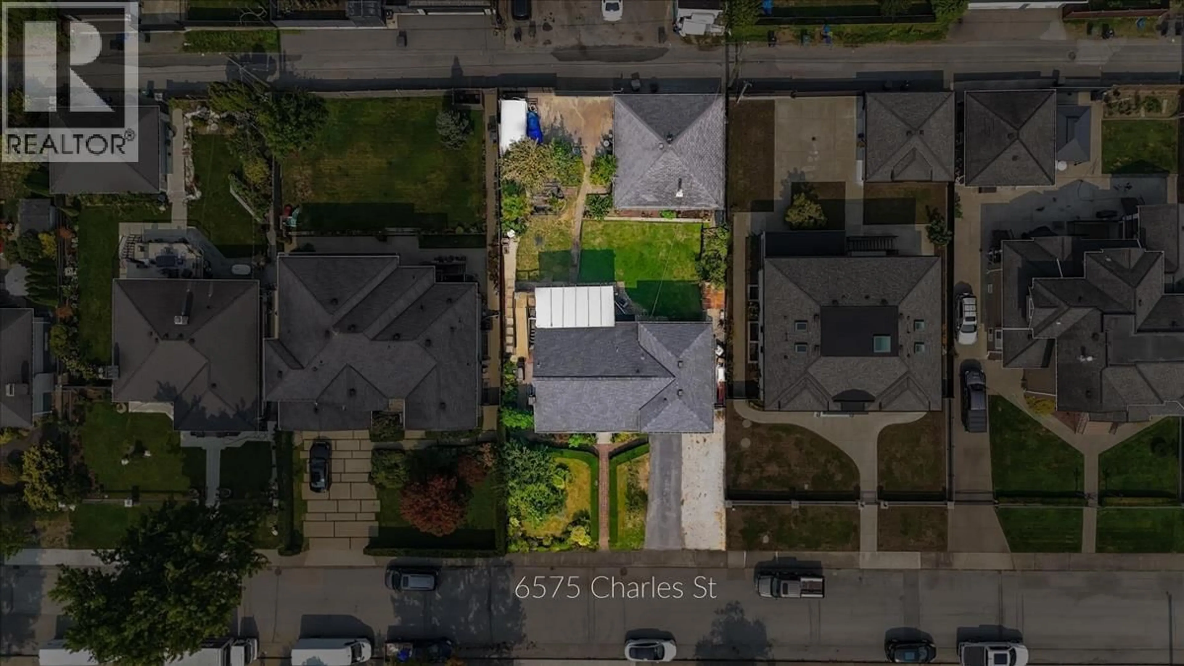 A pic from outside/outdoor area/front of a property/back of a property/a pic from drone, street for 6575 CHARLES STREET, Burnaby British Columbia V5B2H2