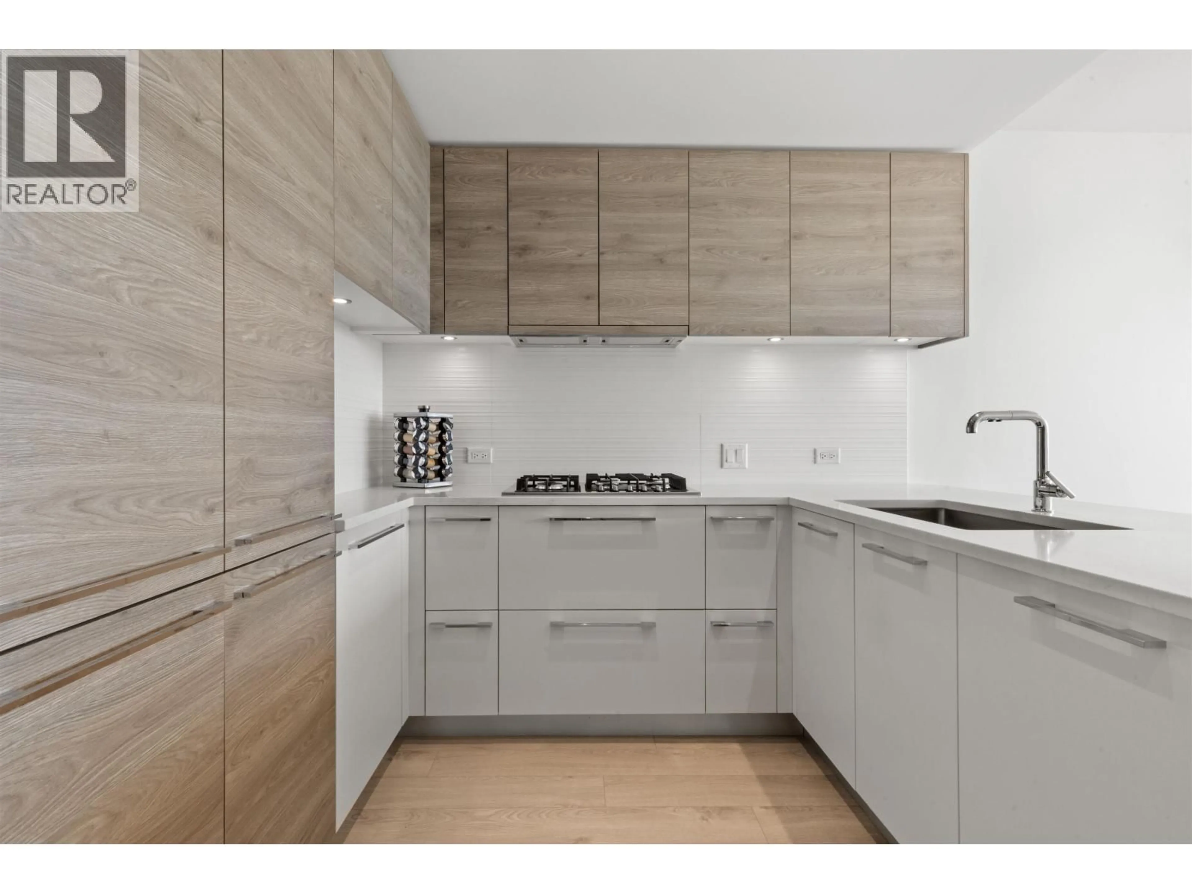 Standard kitchen, unknown for 1007 - 7388 KINGSWAY, Burnaby British Columbia V3N0G9