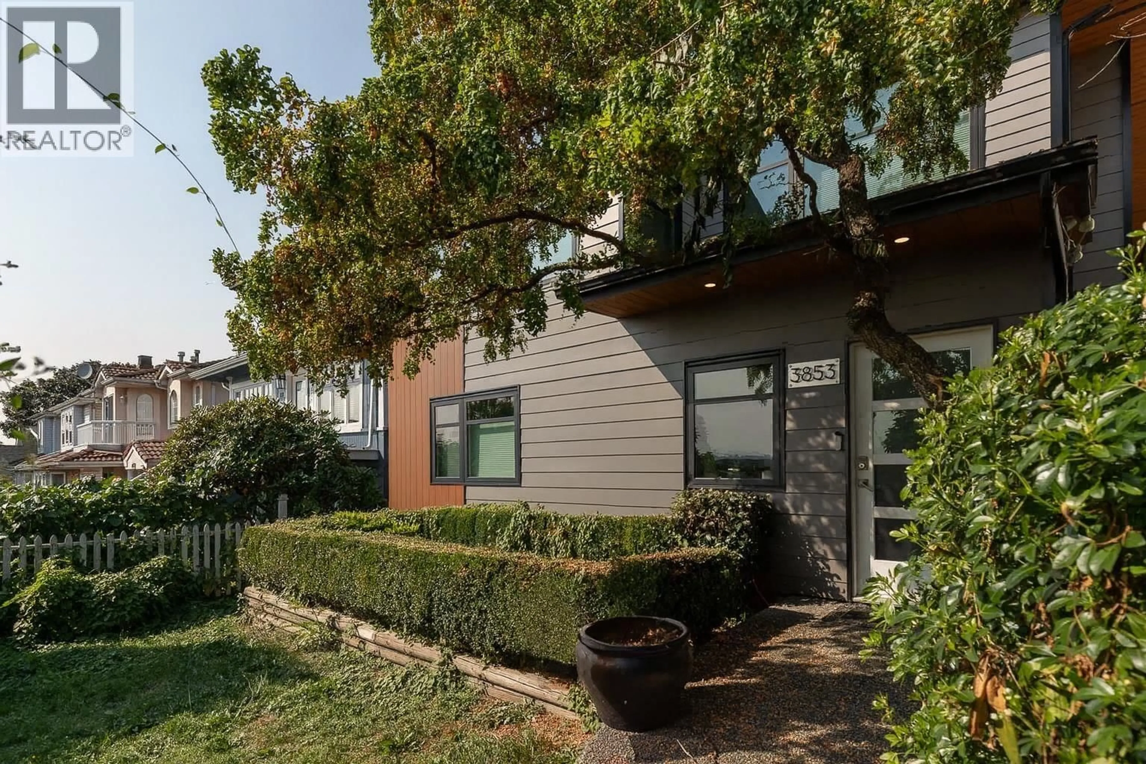 Home with brick exterior material, street for 3853 FRANCES STREET, Burnaby British Columbia V5C2P1