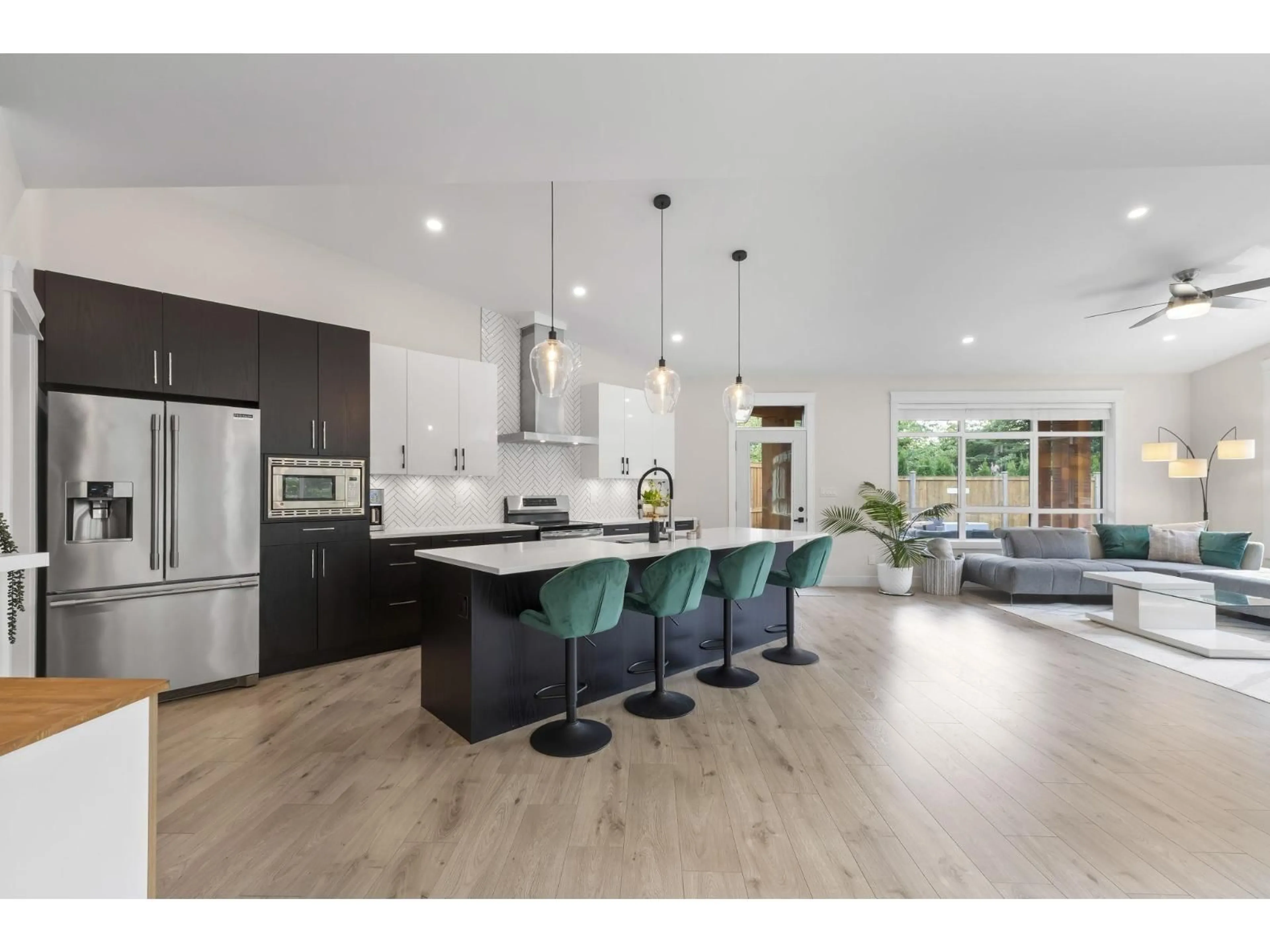 Open concept kitchen, unknown for 47208 SWALLOW PLACE, Chilliwack British Columbia V2P7W9