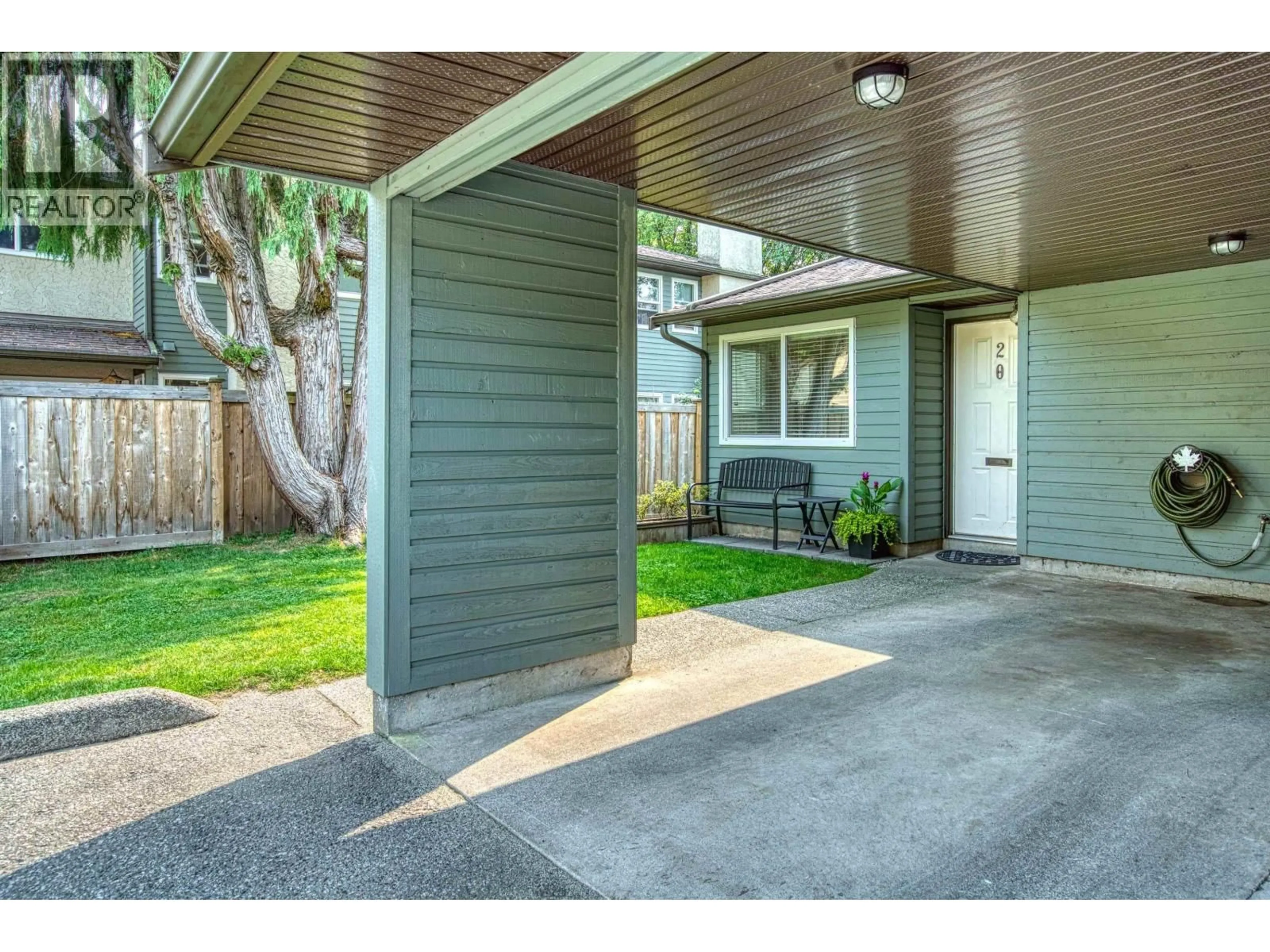 Indoor entryway for 20 - 20653 THORNE AVENUE, Maple Ridge British Columbia V2X8G2