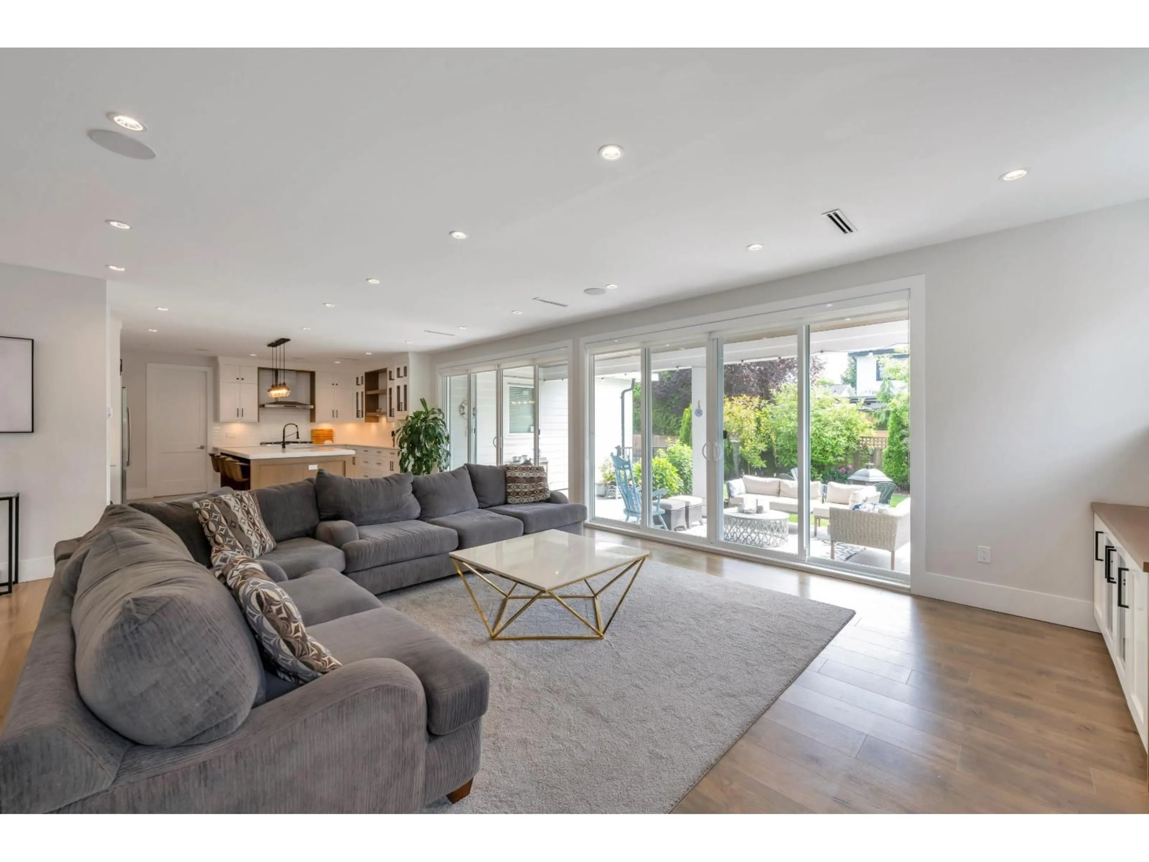 Living room with furniture, unknown for 1938 140, Surrey British Columbia V4A4H3