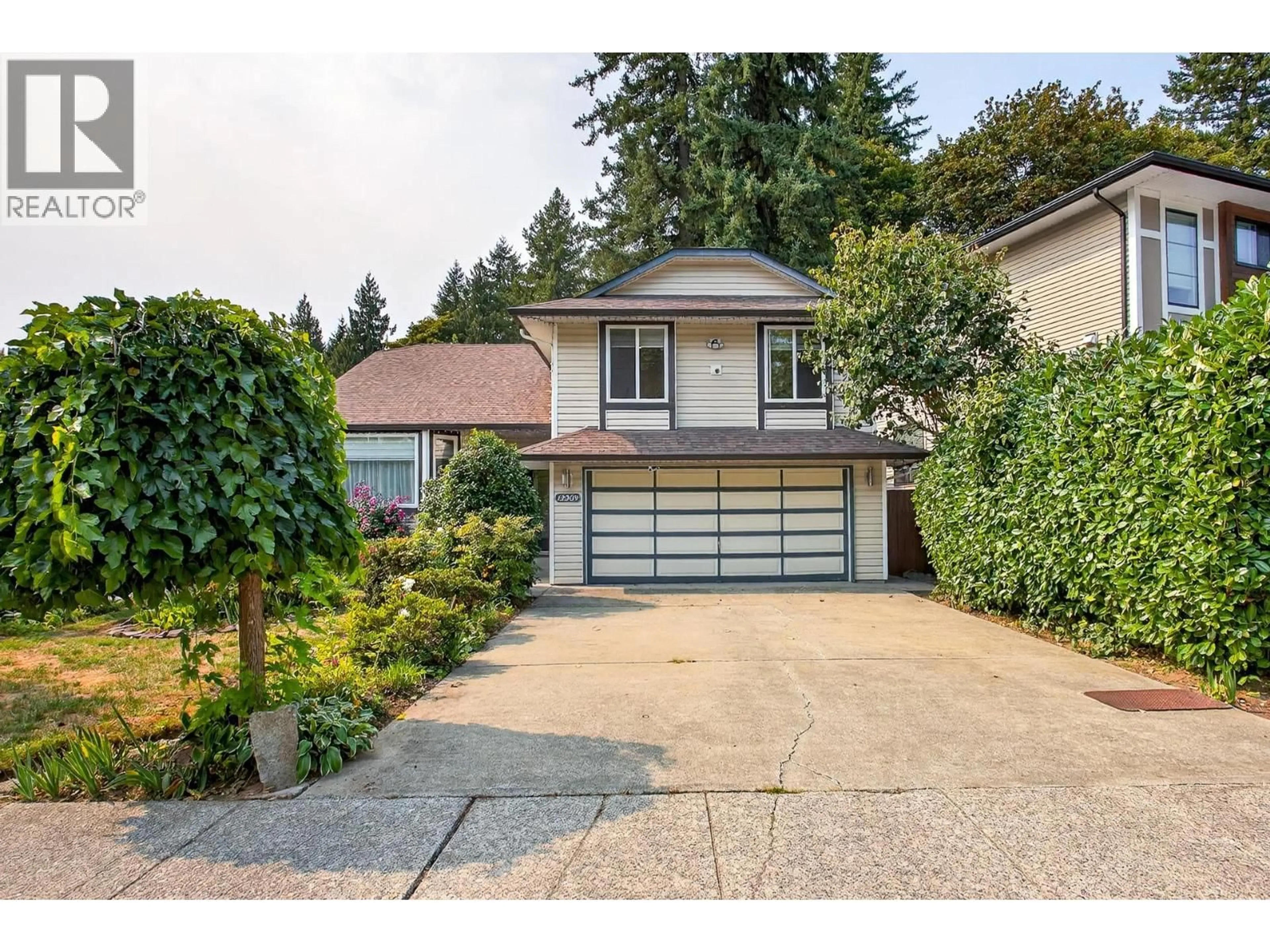 Home with vinyl exterior material, street for 12209 207A STREET, Maple Ridge British Columbia V2X9T1