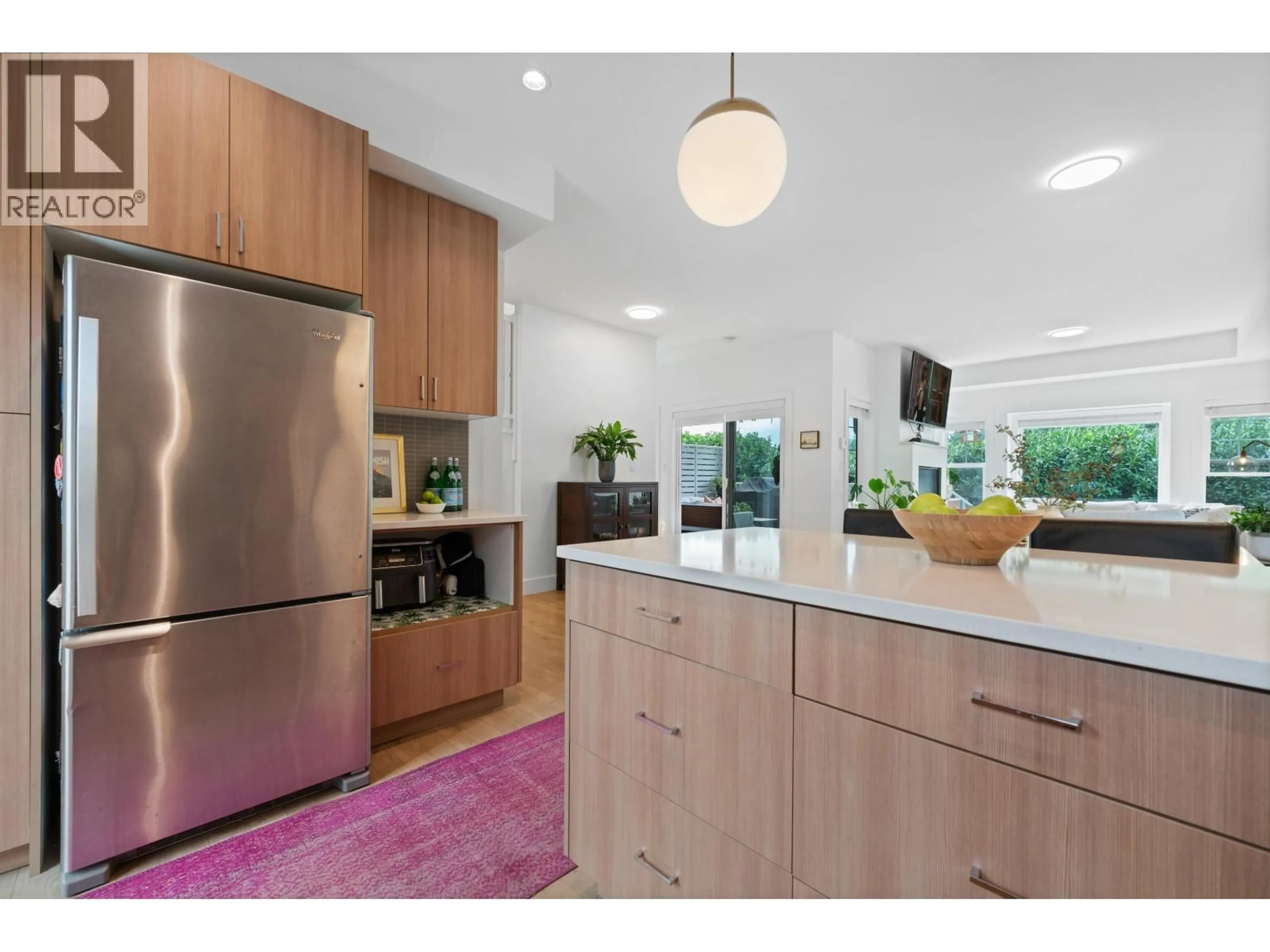 Open concept kitchen, wood/laminate floor for 6 - 39885 GOVERNMENT ROAD, Squamish British Columbia V8B0Z2