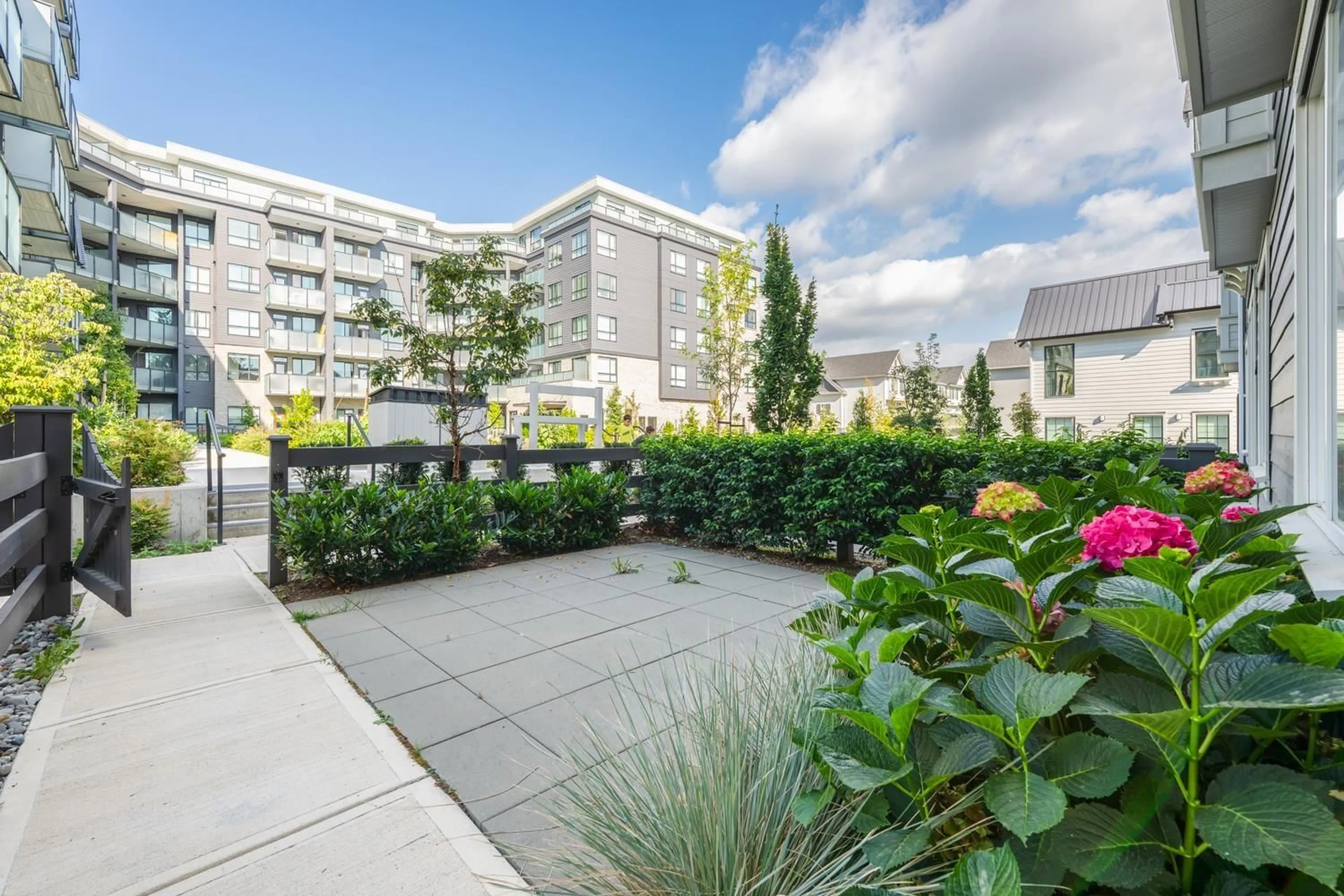 Patio, street for 146 - 15778 85, Surrey British Columbia V4N6W8