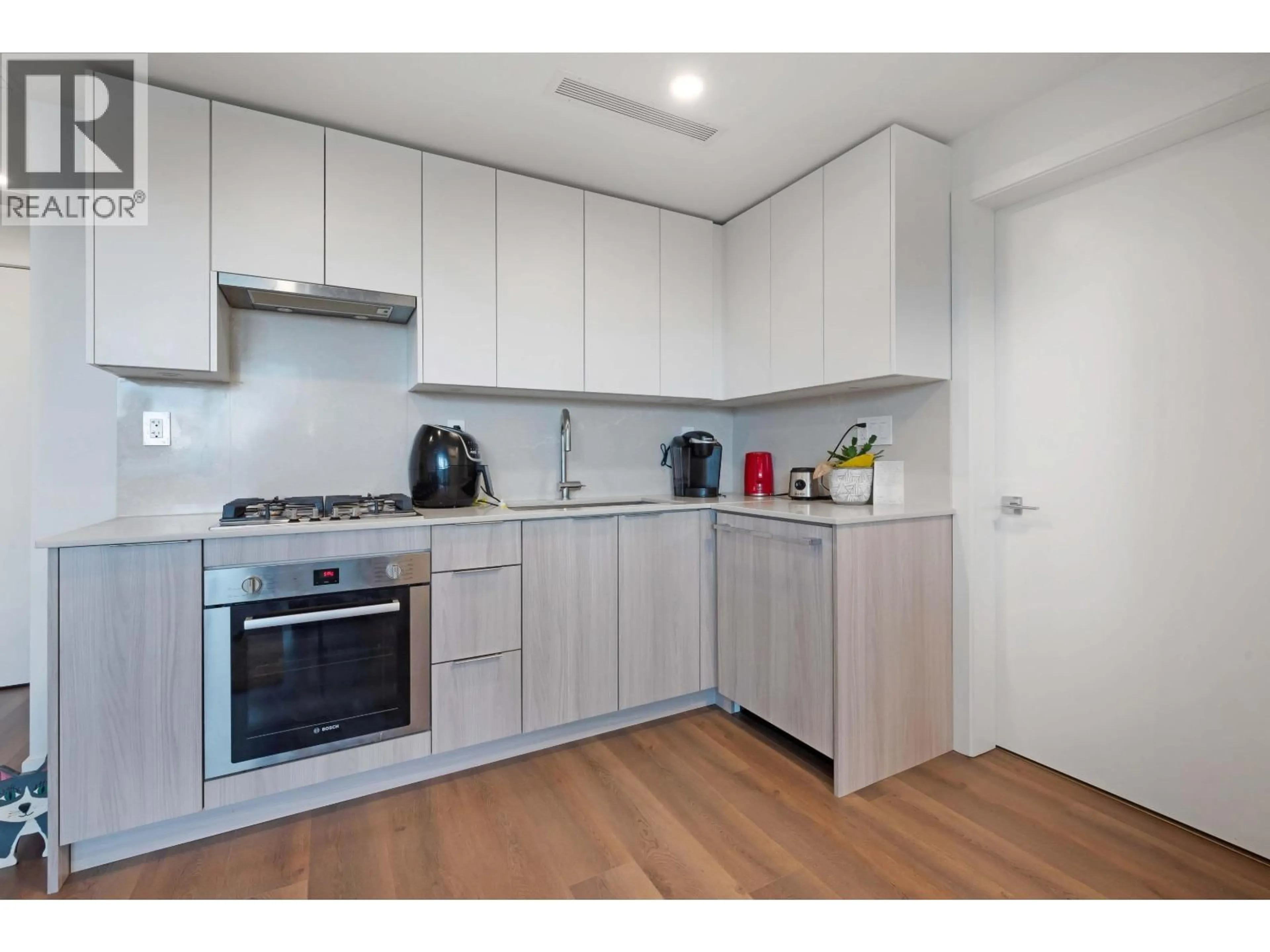 Standard kitchen, wood/laminate floor for 1405 - 901 LOUGHEED HIGHWAY, Coquitlam British Columbia V3K0J3