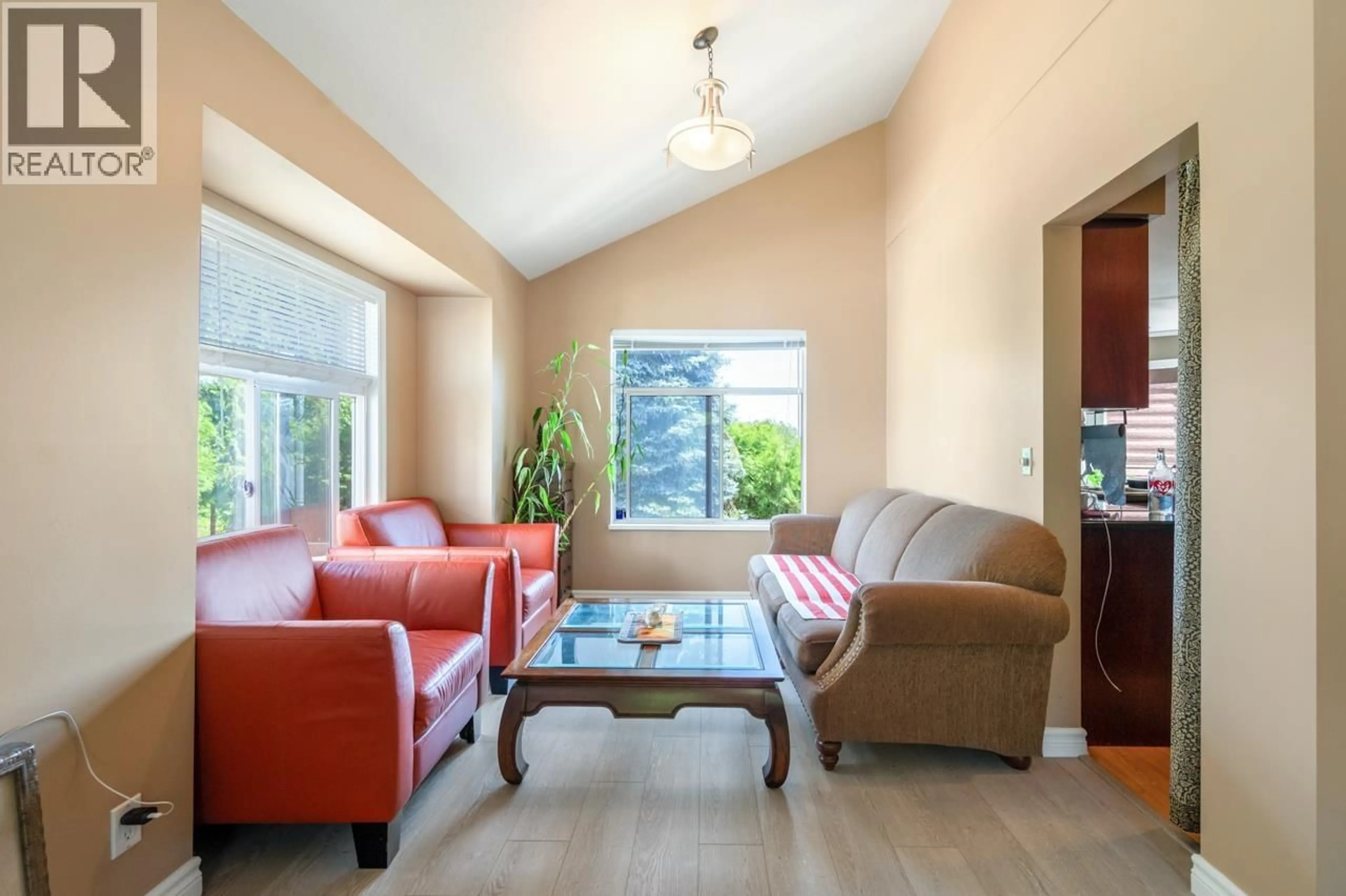 Living room with furniture, unknown for 2984 LOTUS COURT, Coquitlam British Columbia V3B7B2