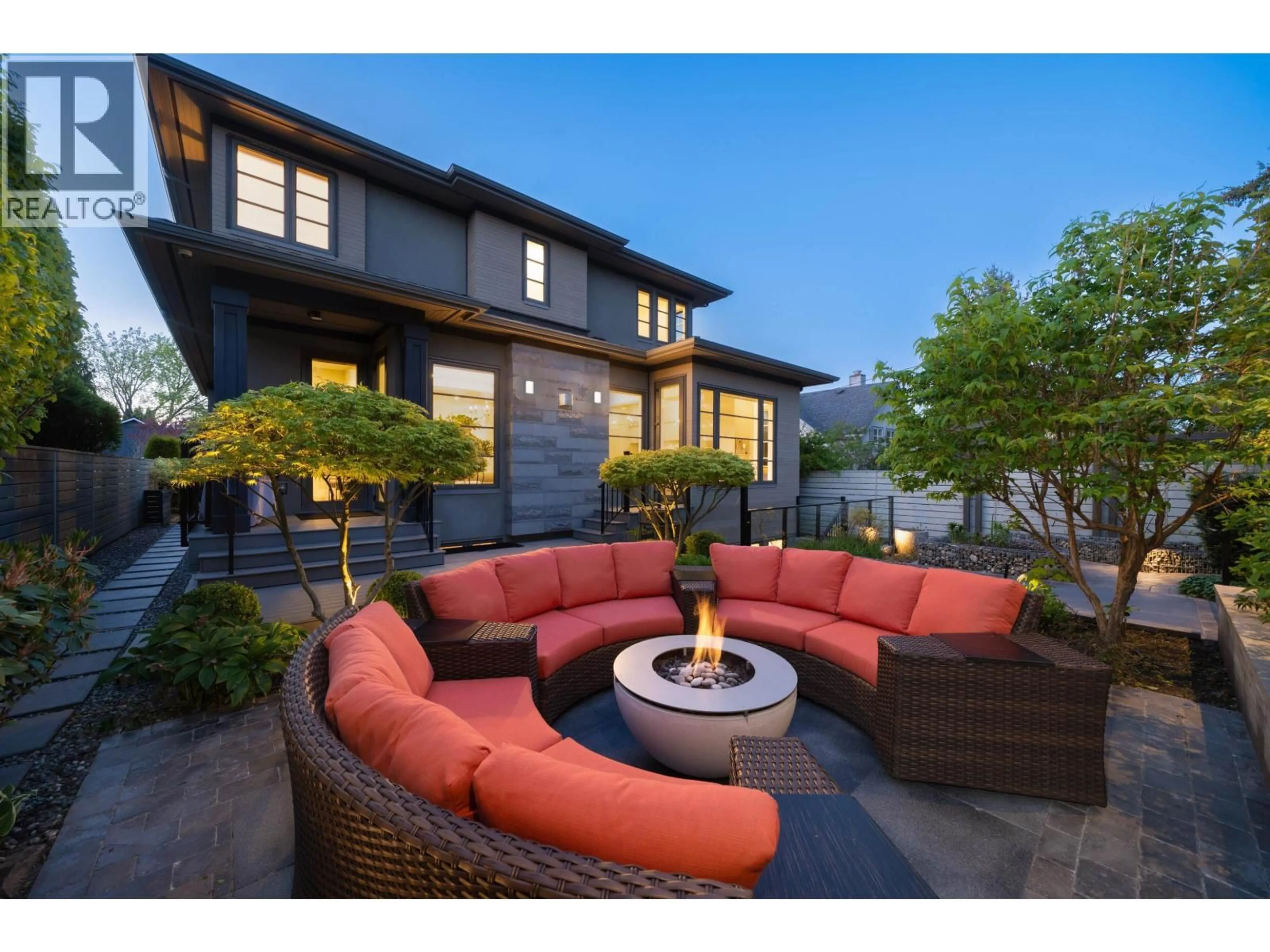 Patio, street for 2820 32ND AVENUE, Vancouver British Columbia V6L2B6
