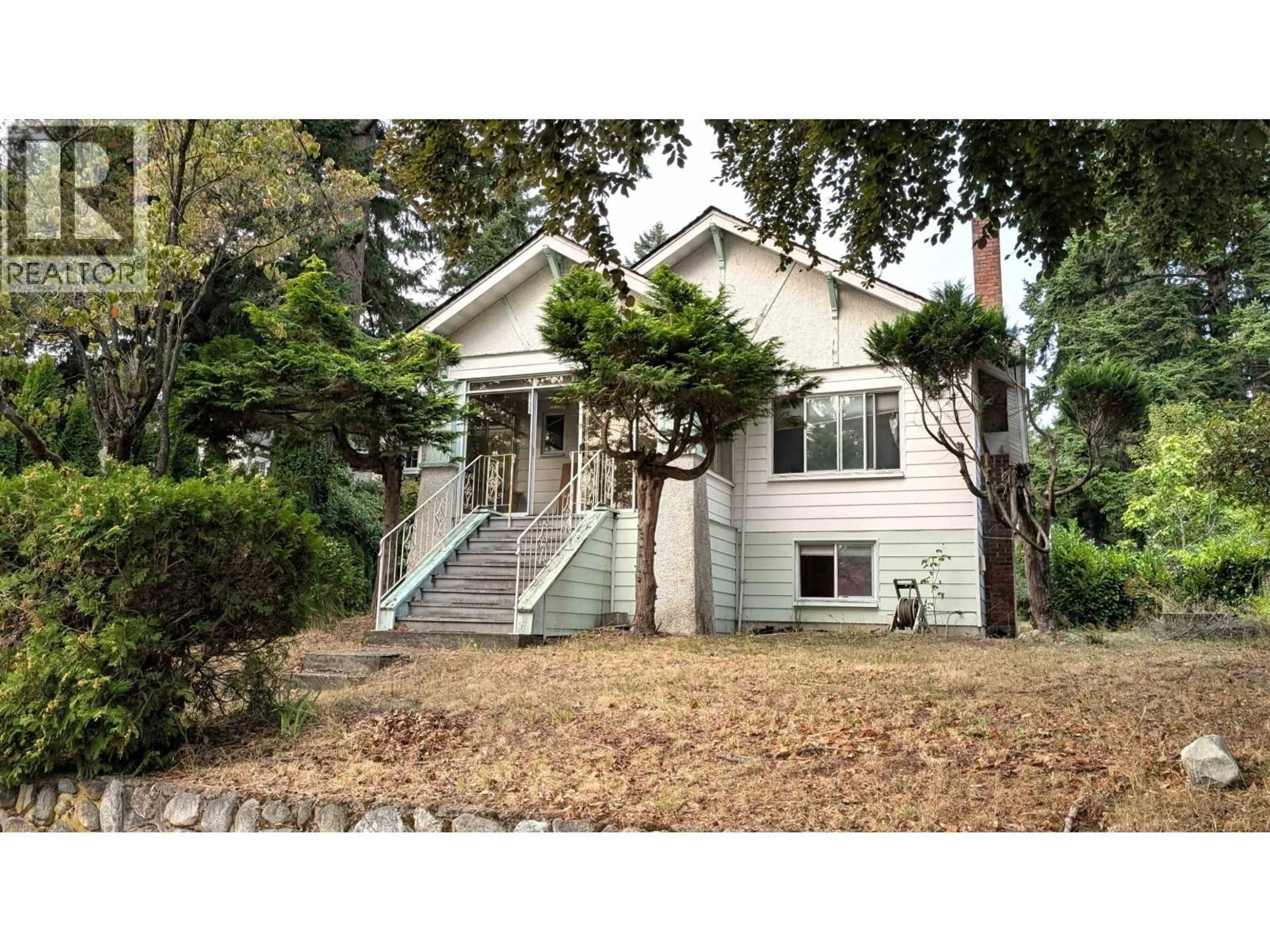 Home with vinyl exterior material, street for 3539 37TH AVENUE, Vancouver British Columbia V6N2V7