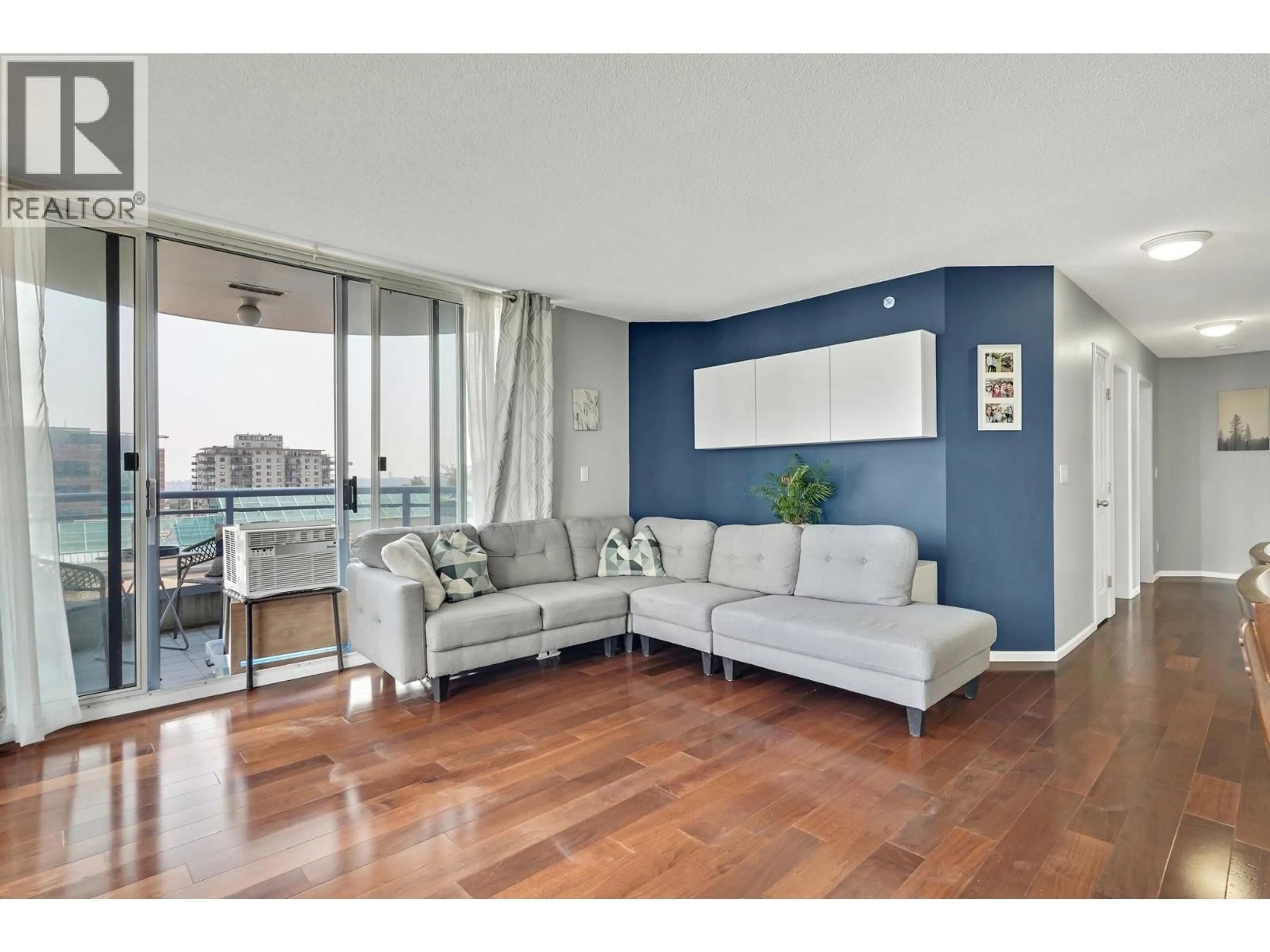 Living room with furniture, wood/laminate floor for 803 - 719 PRINCESS STREET, New Westminster British Columbia V3M6T9