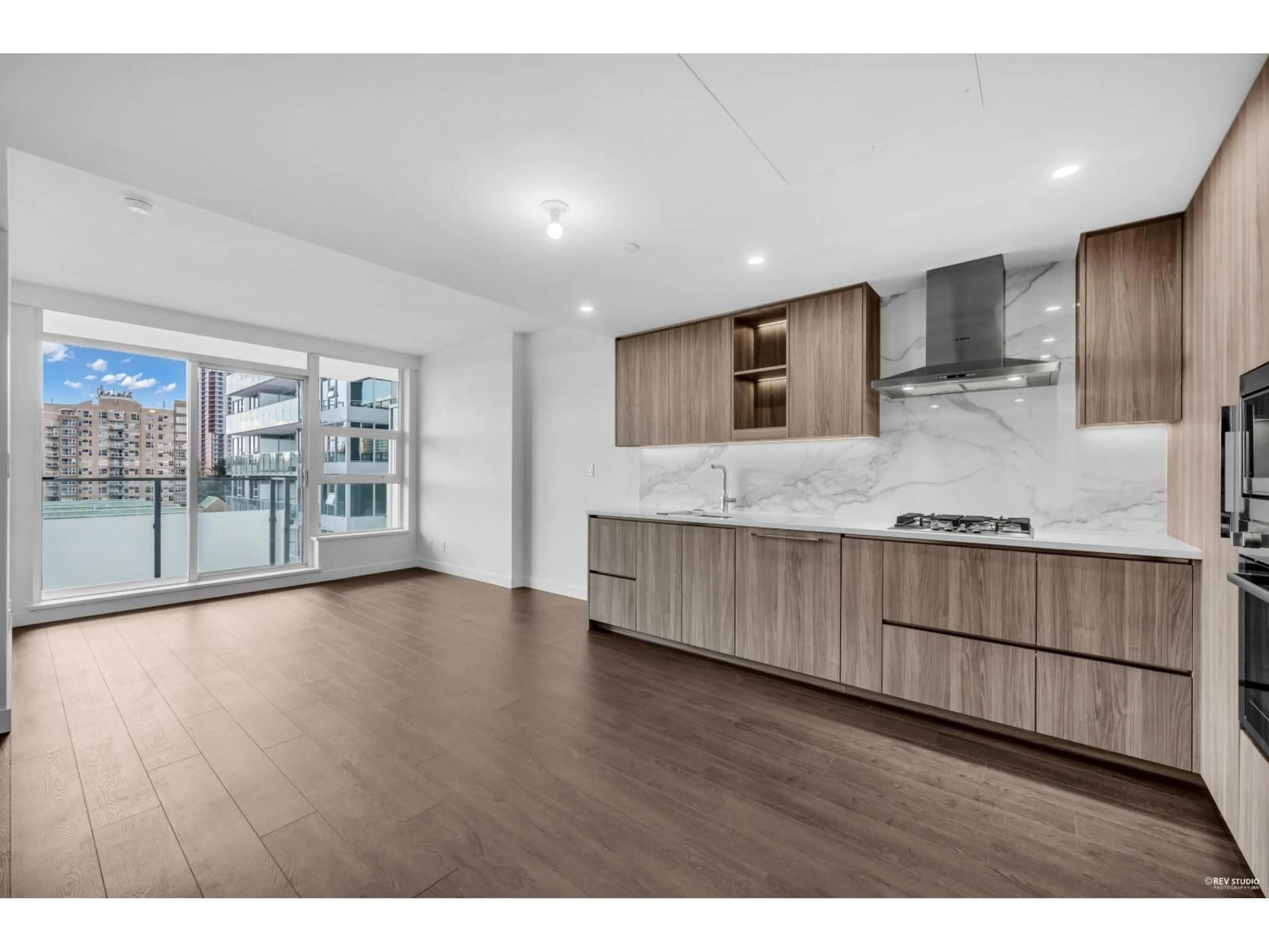 Open concept kitchen, unknown for 805 - 13778 100, Surrey British Columbia V3T0V3