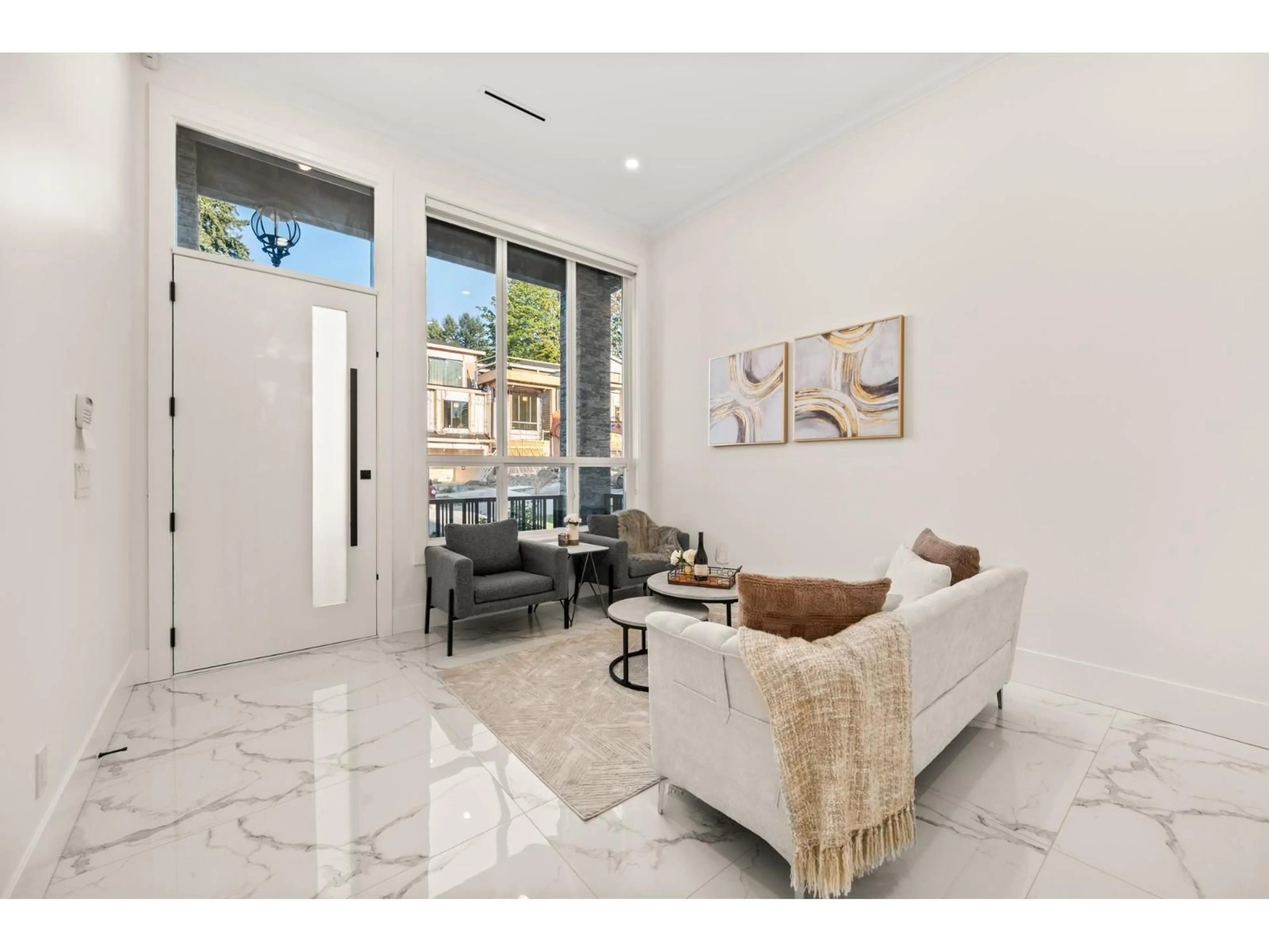 Indoor entryway for 11481 138A, Surrey British Columbia V3R0J3