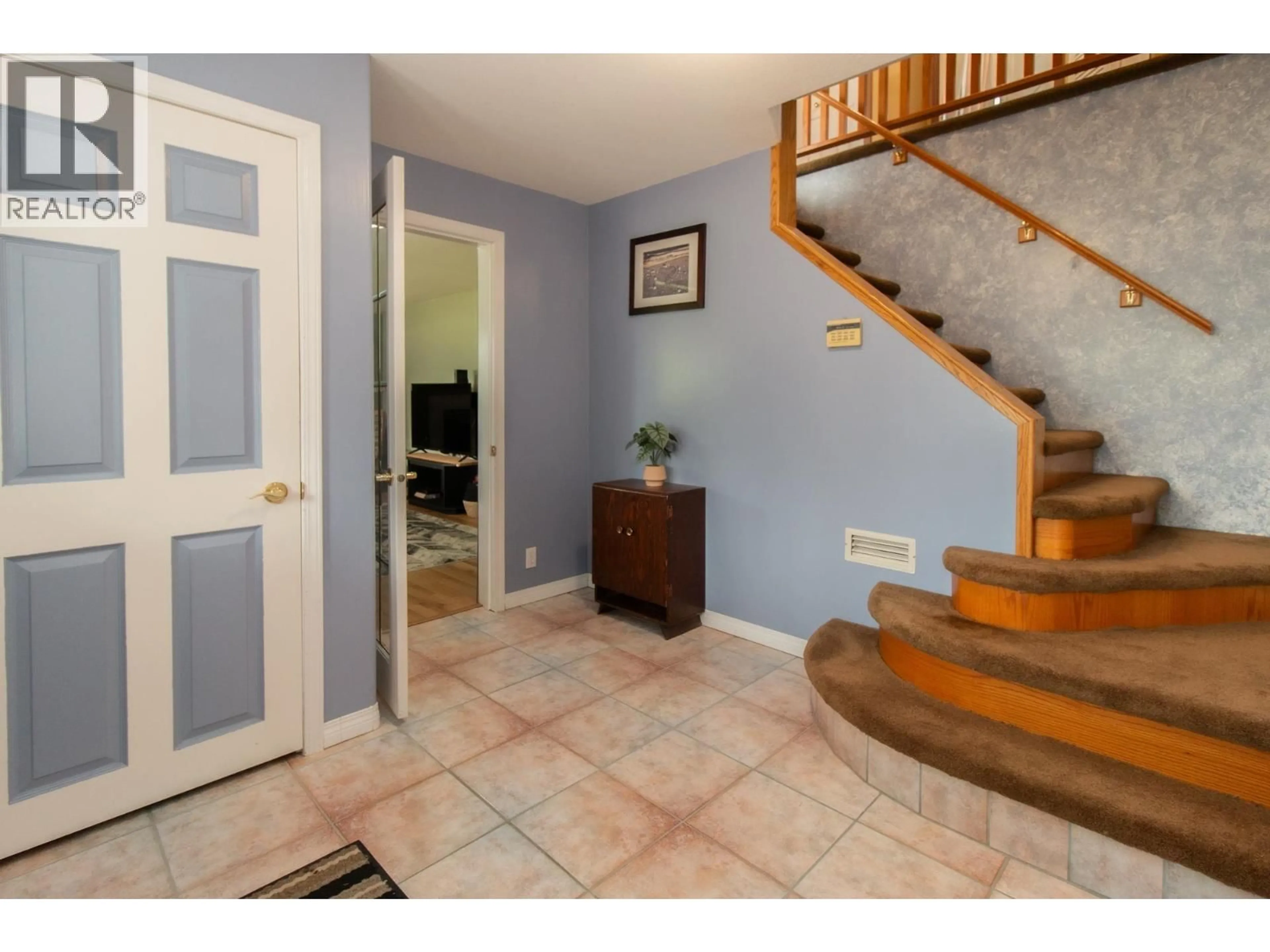 Indoor entryway for 40258 KALODON ROAD, Squamish British Columbia V8B0G2