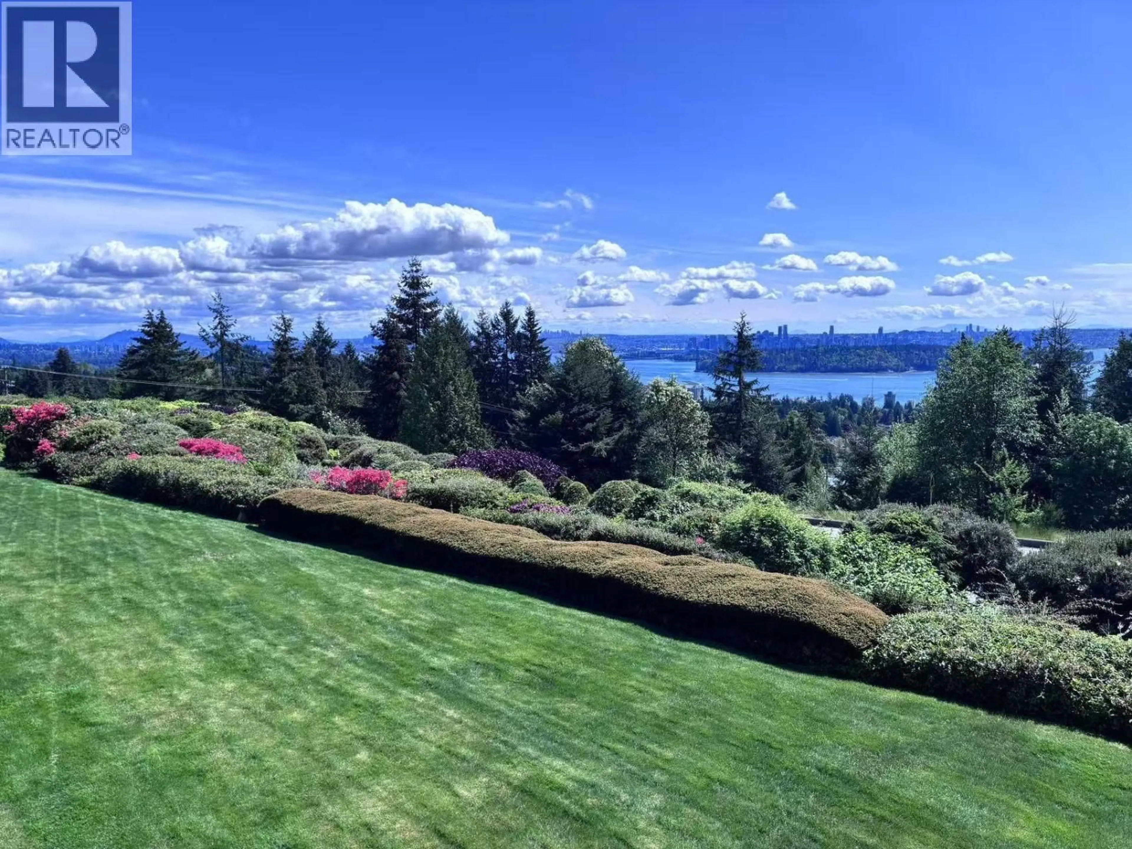 A pic from outside/outdoor area/front of a property/back of a property/a pic from drone, water/lake/river/ocean view for 49 - 2202 FOLKESTONE WAY, West Vancouver British Columbia V7S2X7