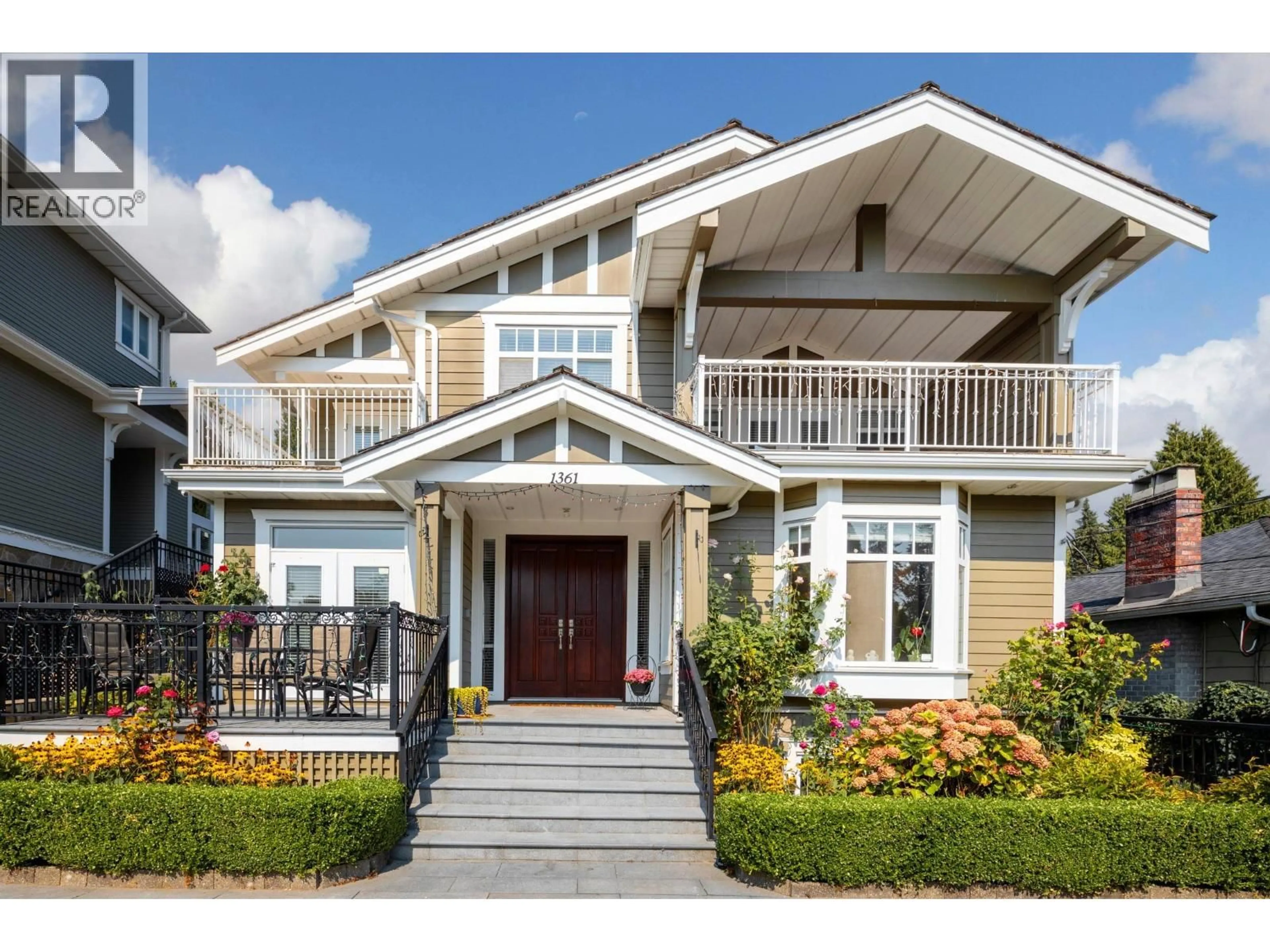 Home with vinyl exterior material, street for 1361 LAWSON AVENUE, West Vancouver British Columbia V7T2E6